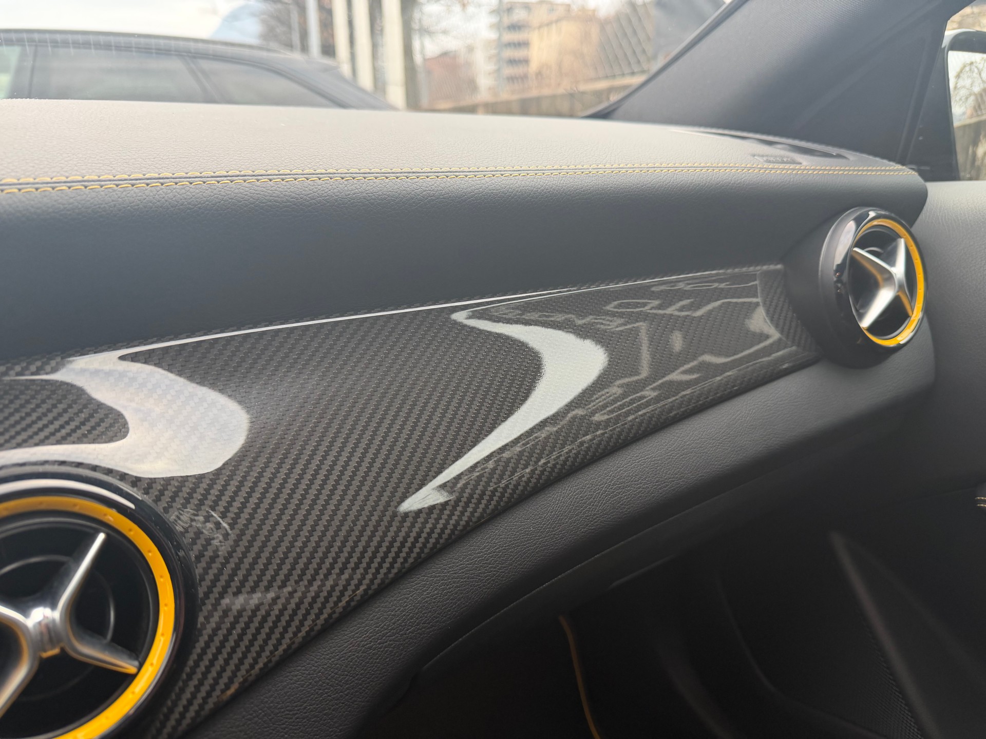 MERCEDES-BENZ A 45 AMG Yellow Night Edition 4Matic 7G-DCT-image-12