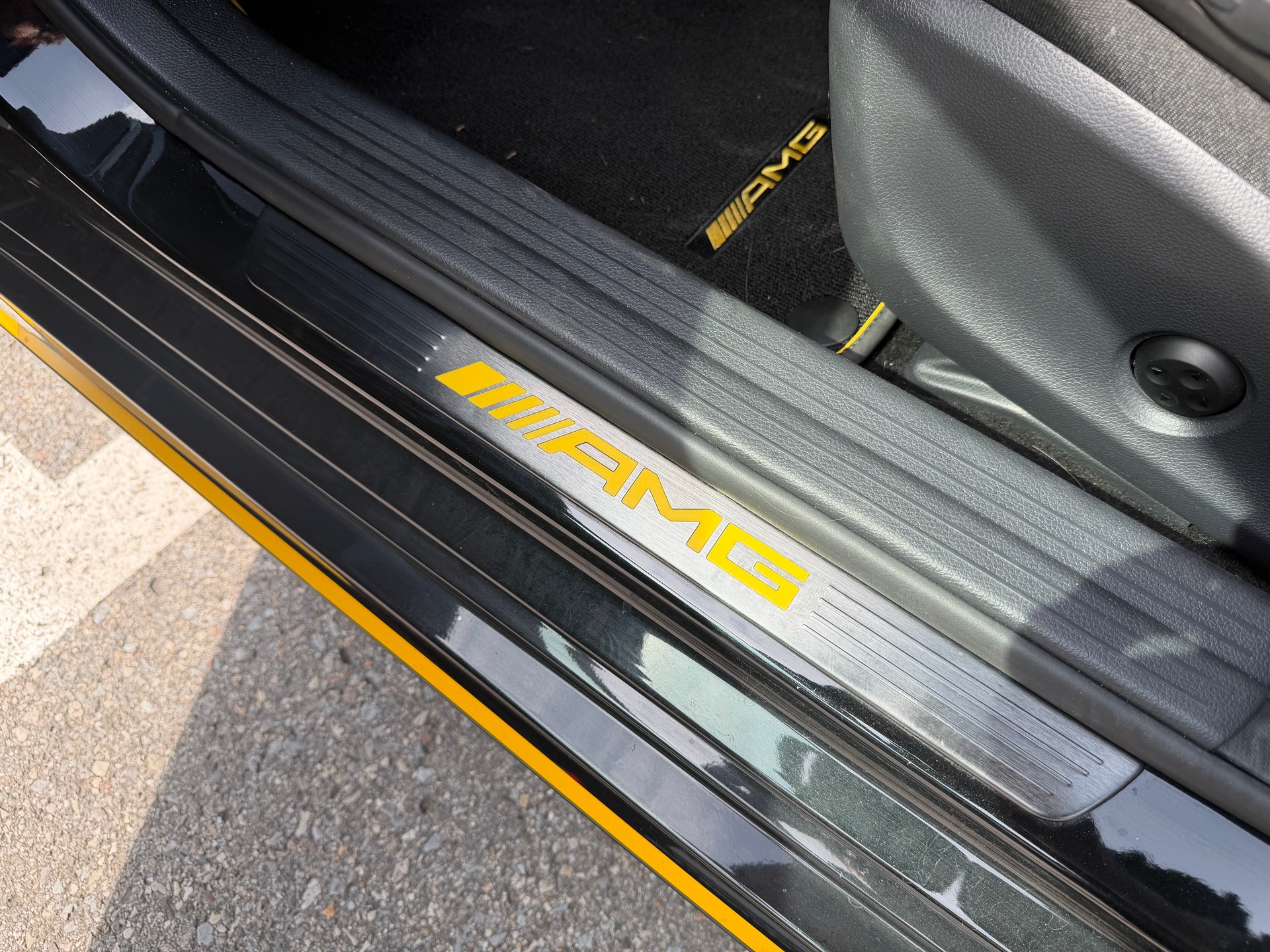 MERCEDES-BENZ A 45 AMG Yellow Night Edition 4Matic 7G-DCT-image-13