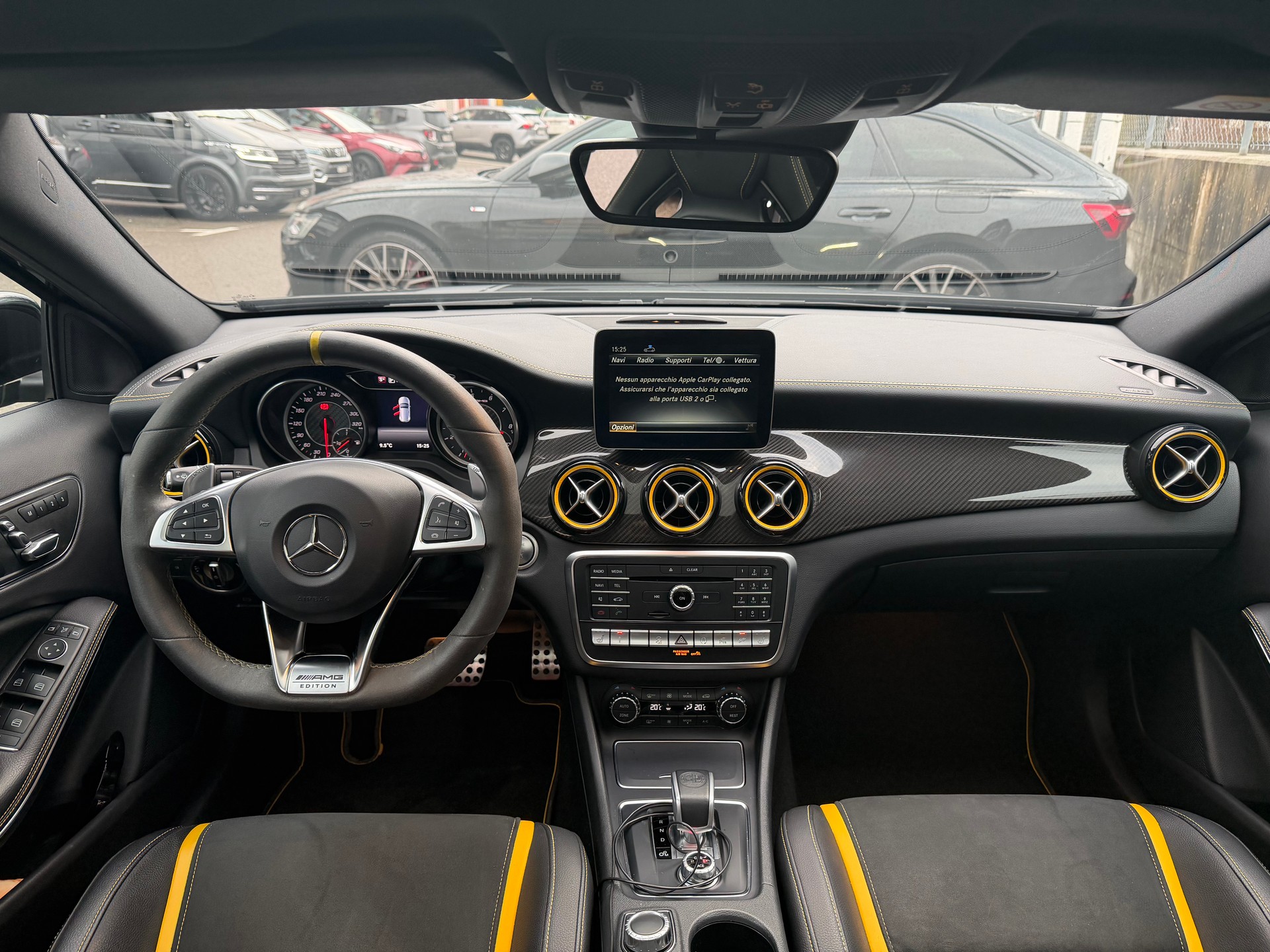 MERCEDES-BENZ A 45 AMG Yellow Night Edition 4Matic 7G-DCT-image-9