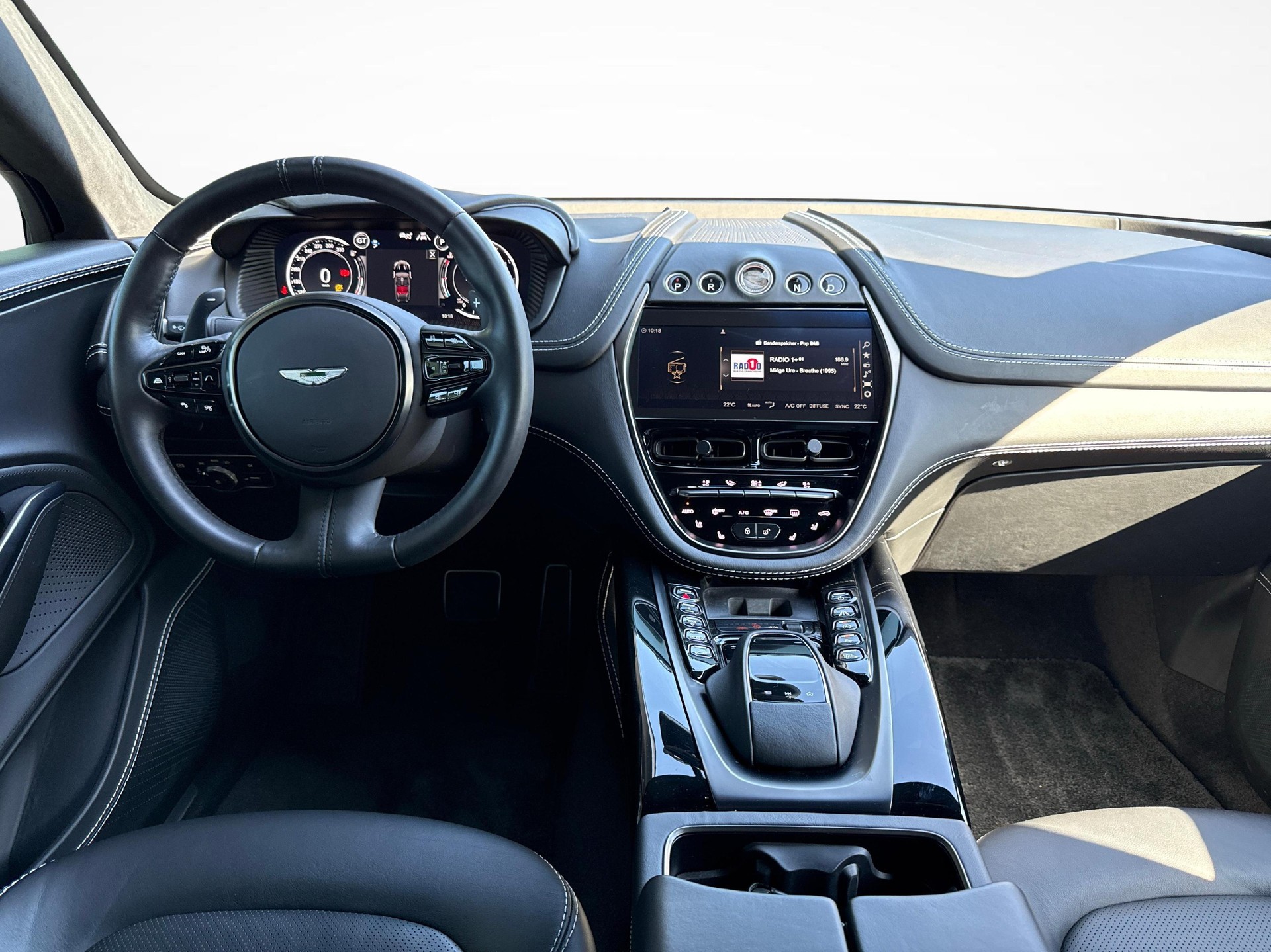 ASTON MARTIN DBX 4.0 V8 Bi-Turbo-image-8