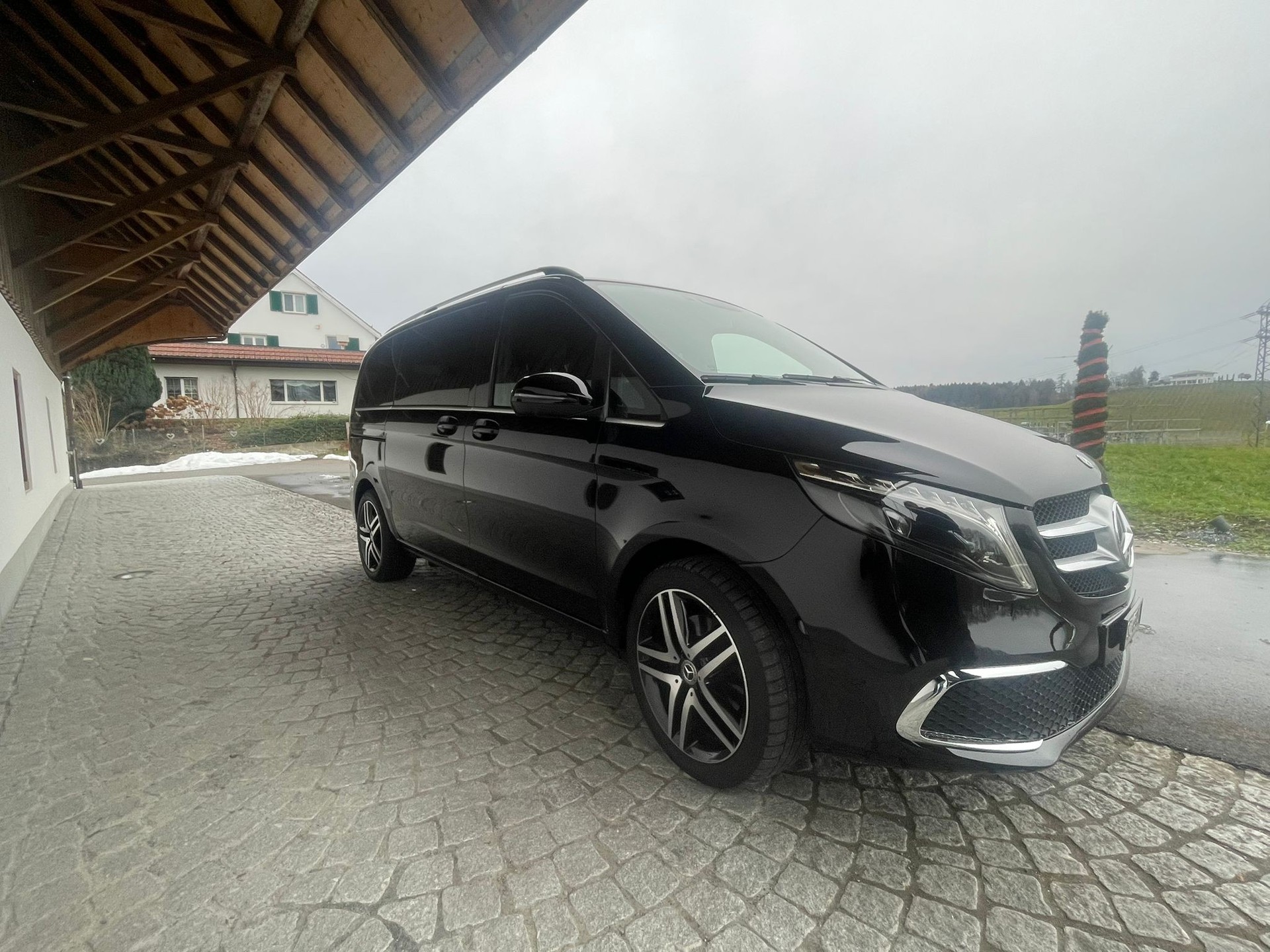MERCEDES-BENZ V 300 d Avantgarde kompakt 4Matic 9G-Tronic-image-1