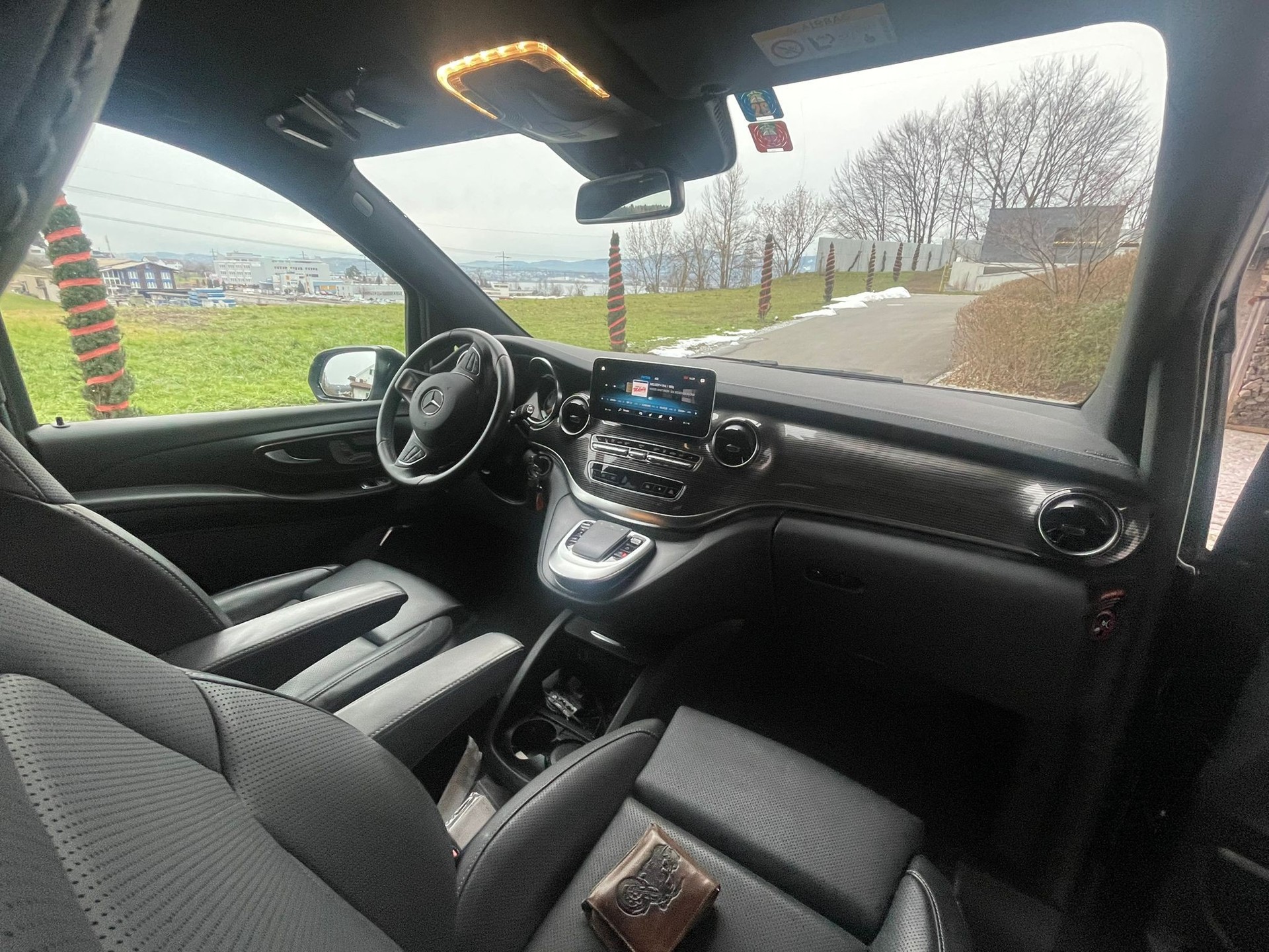 MERCEDES-BENZ V 300 d Avantgarde kompakt 4Matic 9G-Tronic-image-3