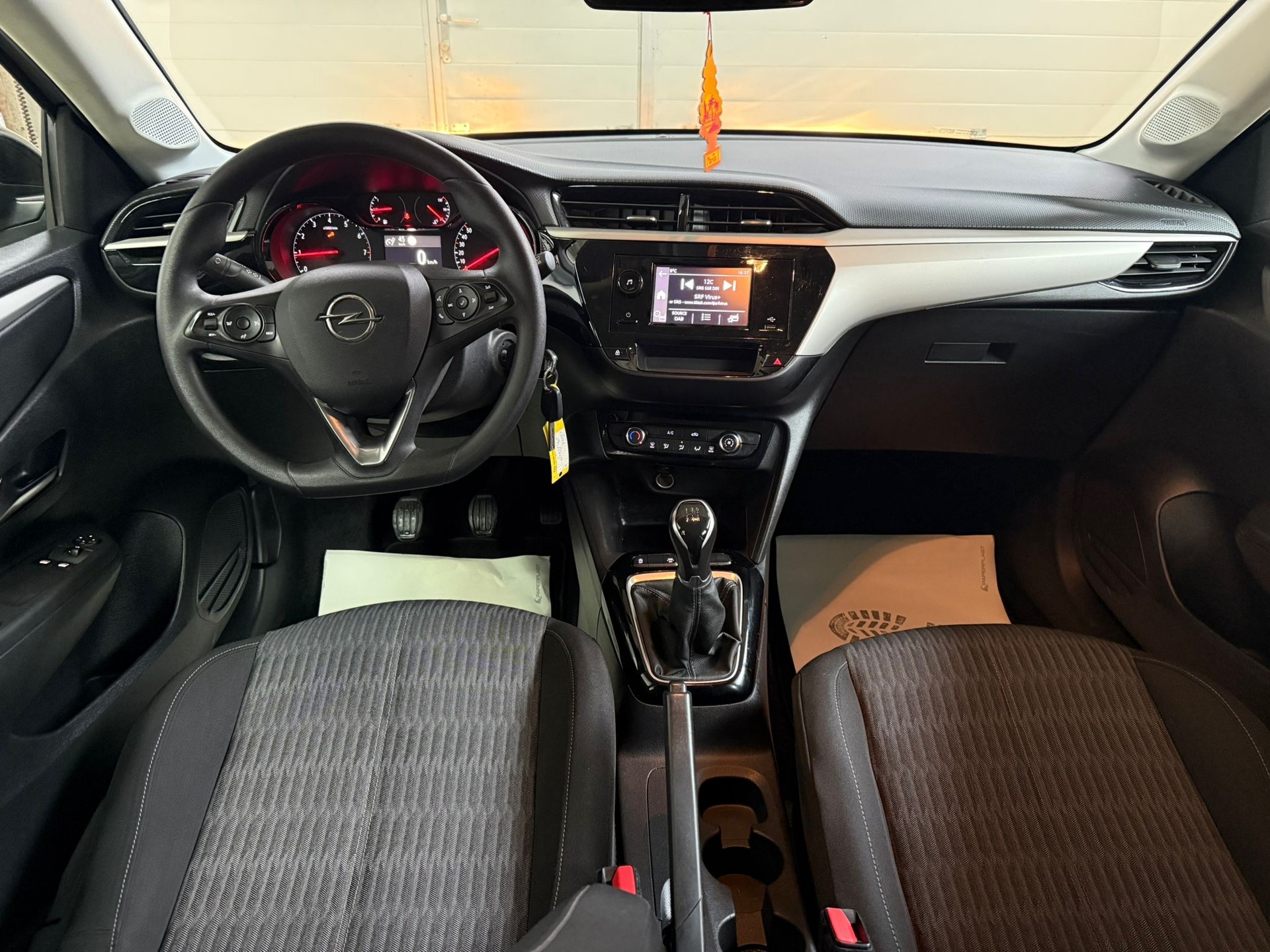 OPEL Corsa 1.2 TP Edition-image-9