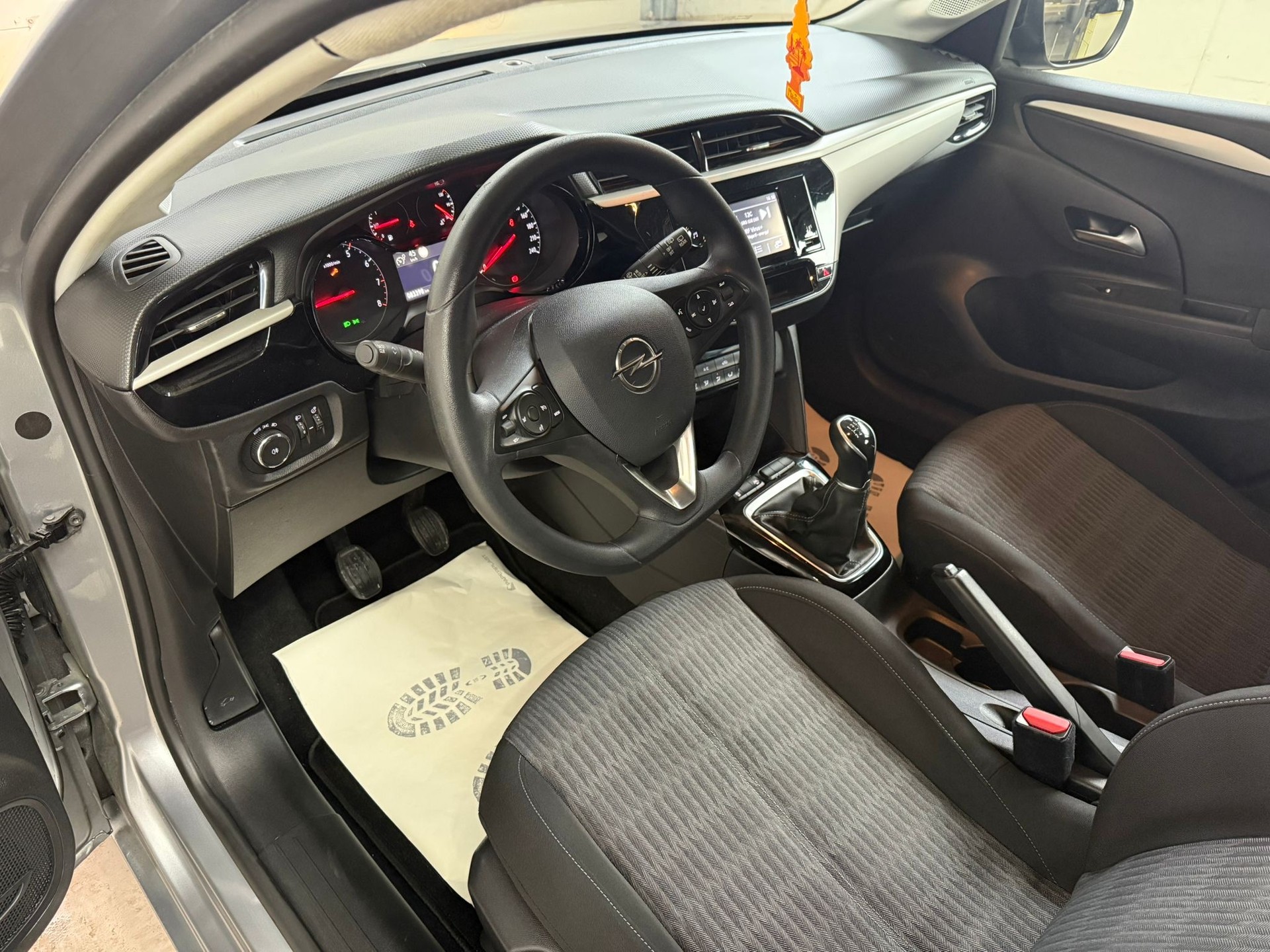 OPEL Corsa 1.2 TP Edition-image-8