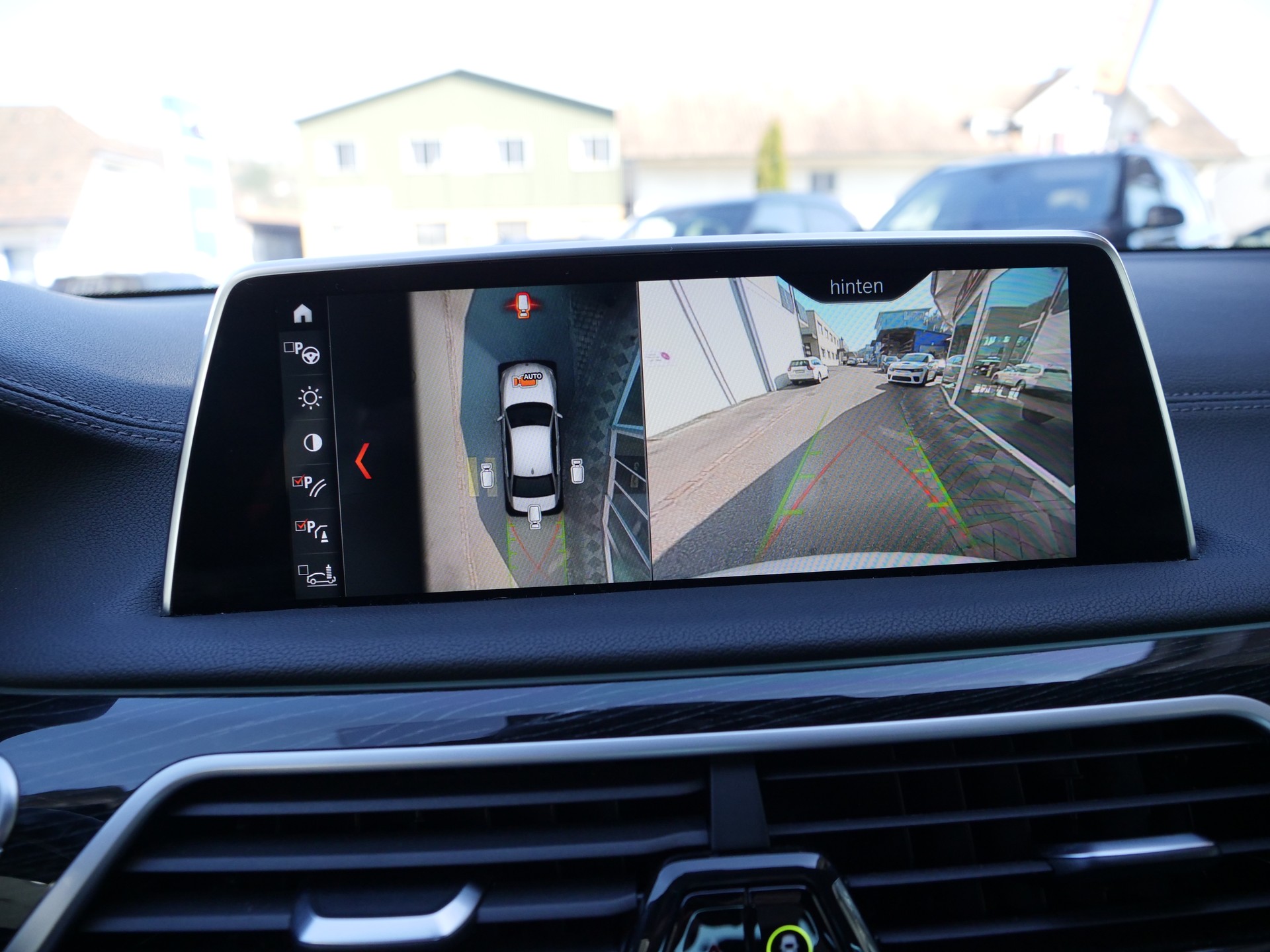 BMW 750i xDrive M-Sportpaket Steptronic-image-13