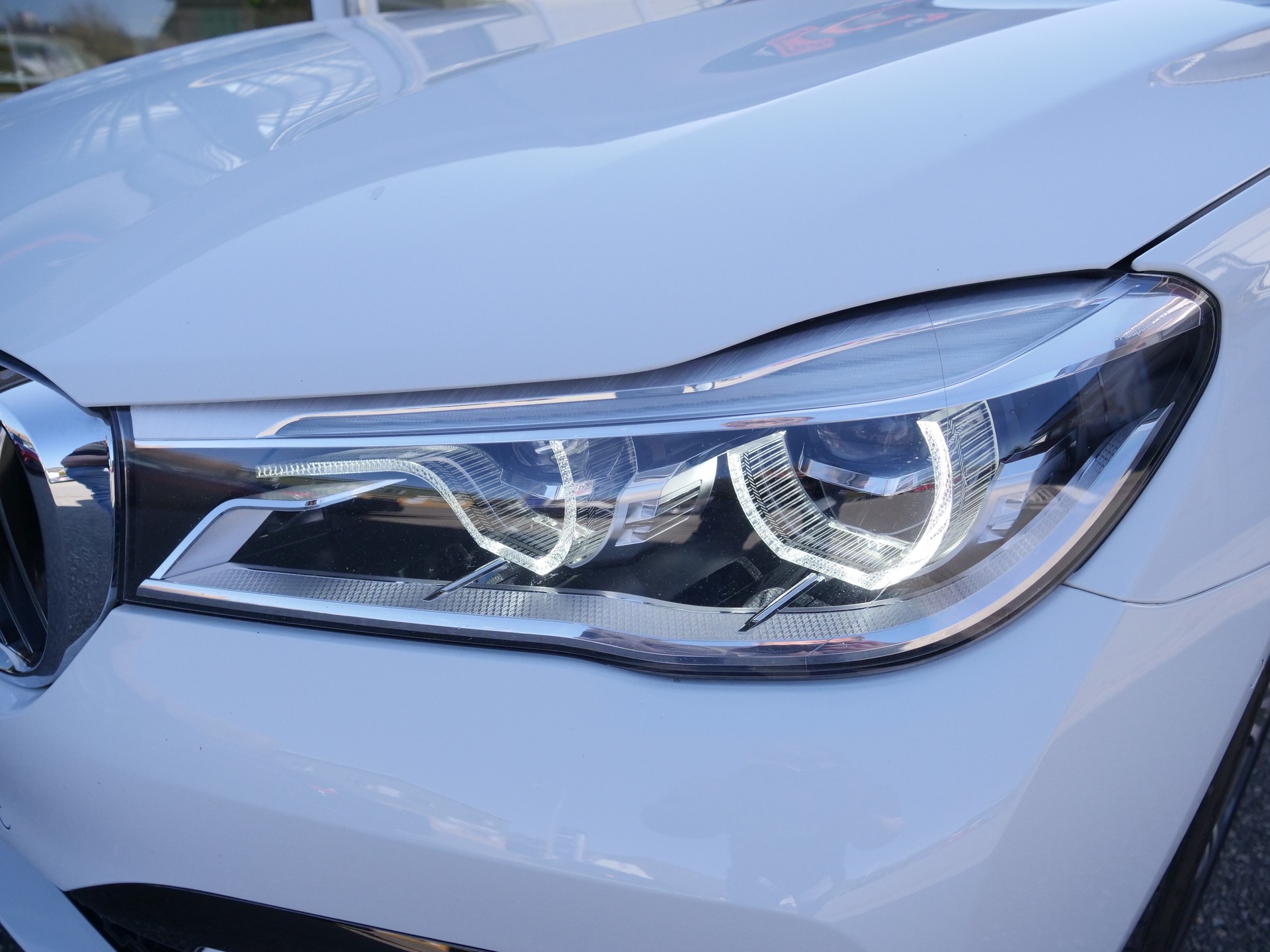 BMW 750i xDrive M-Sportpaket Steptronic-image-17