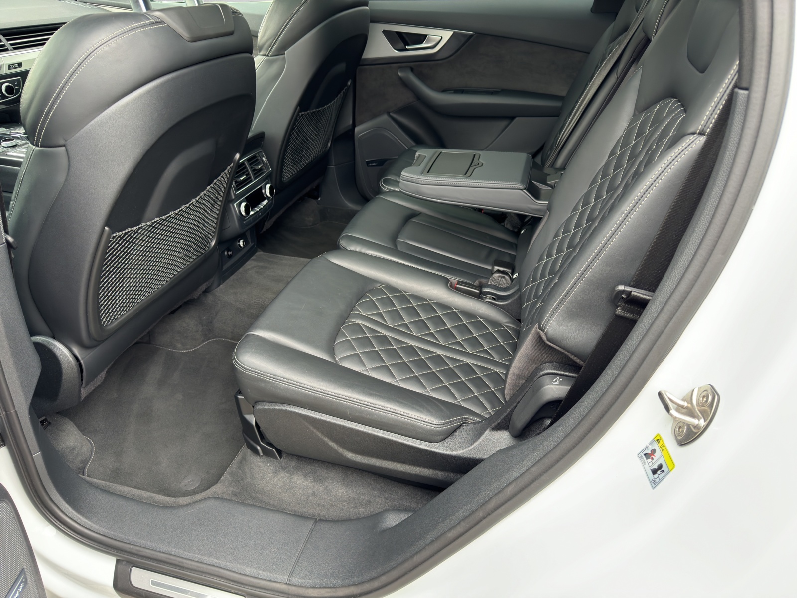 AUDI Q7 50 TDI quattro tiptronic-image-11