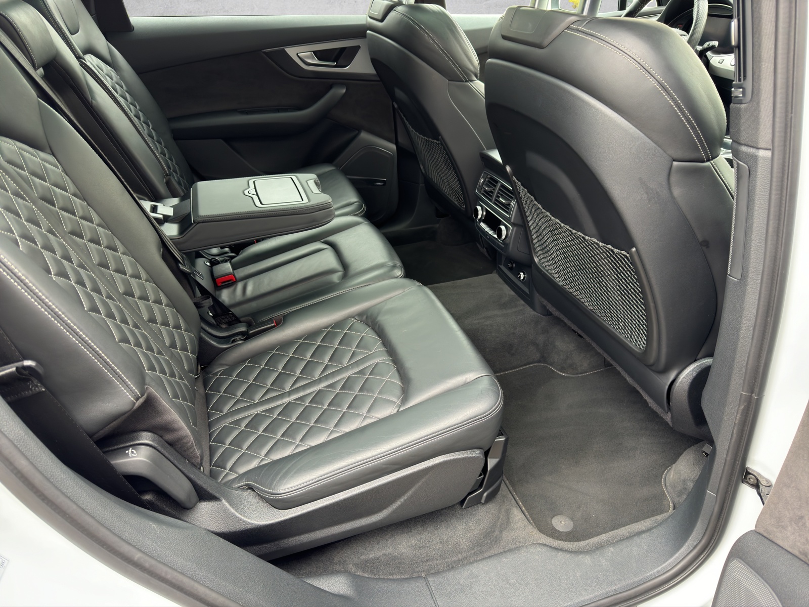 AUDI Q7 50 TDI quattro tiptronic-image-16
