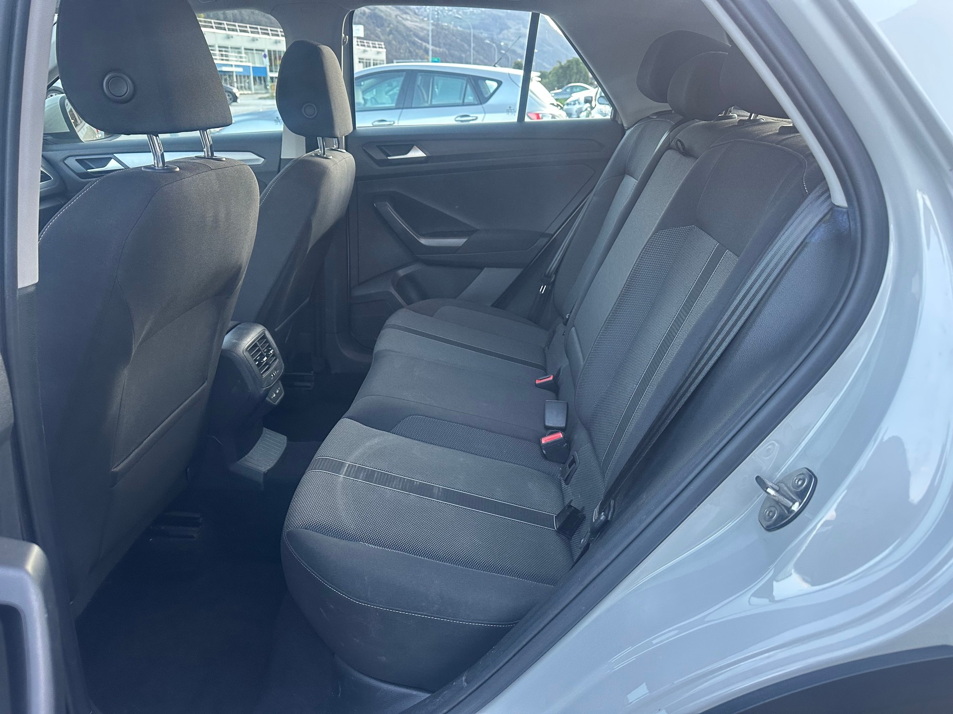 VW T-Roc 1.5 TSI EVO Life DSG-image-10