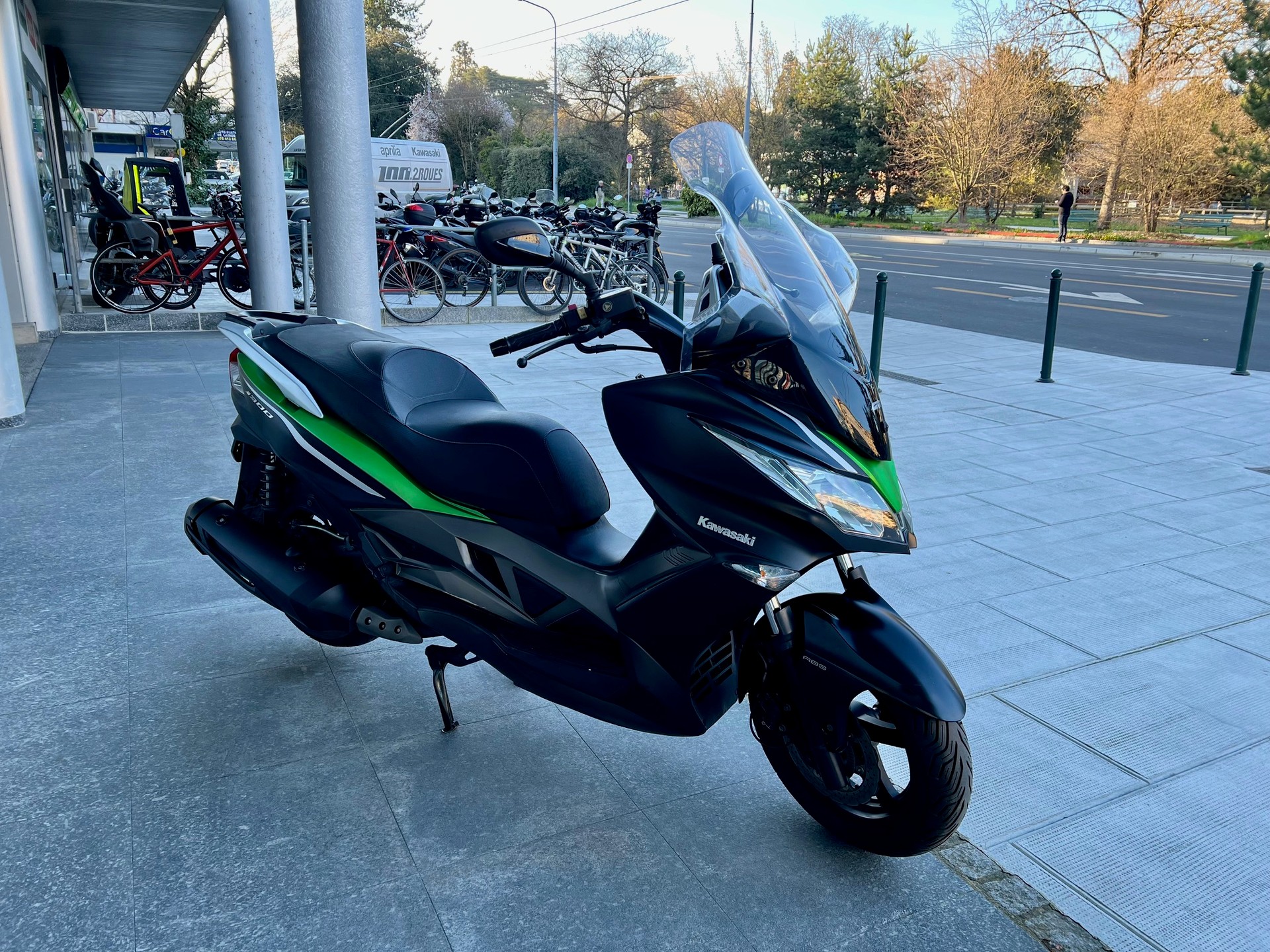 KAWASAKI J 300 SE ABS-image-2