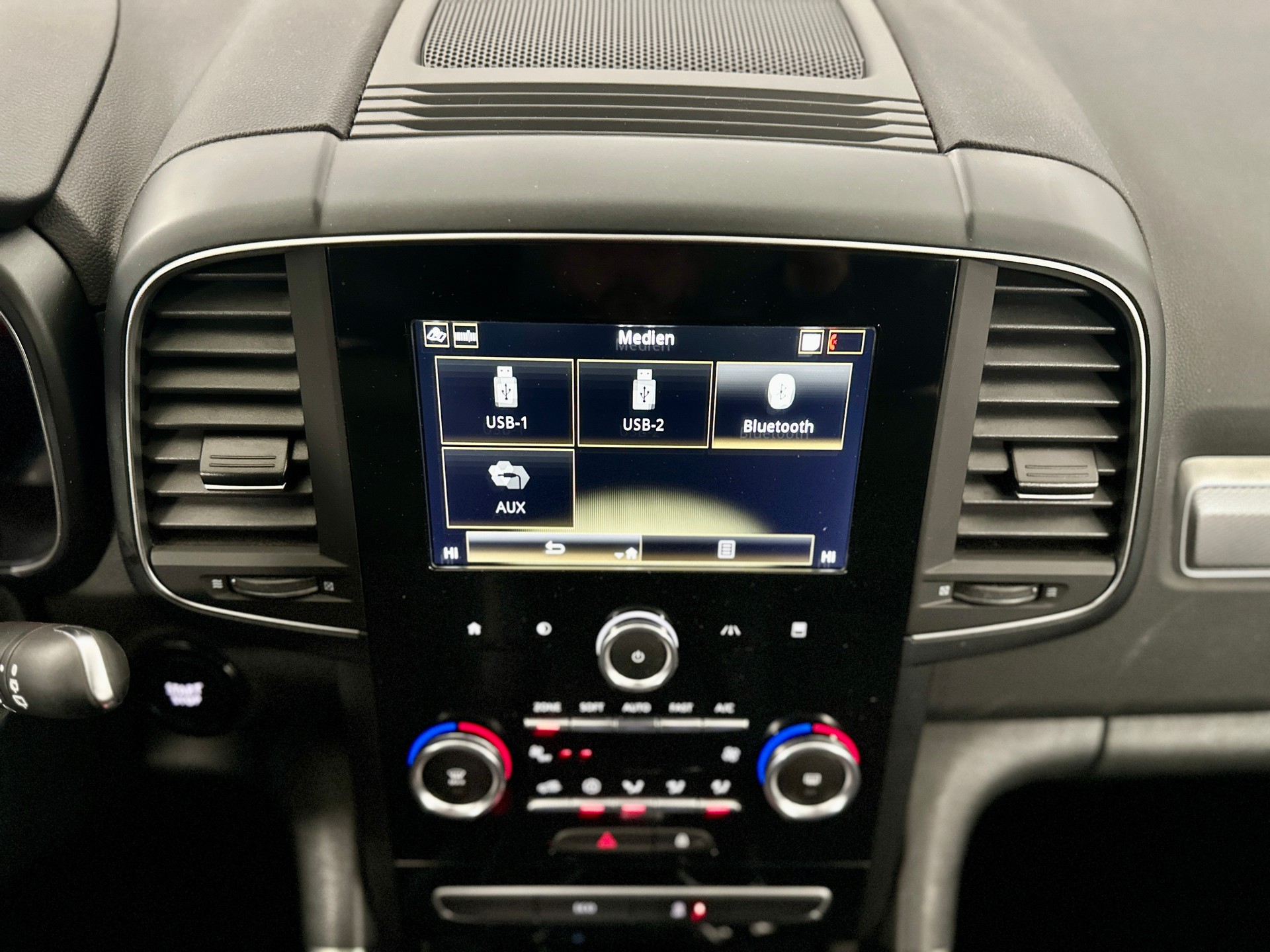 RENAULT Koleos 2.0 dCi Zen 4WD Xtronic CVT-image-18