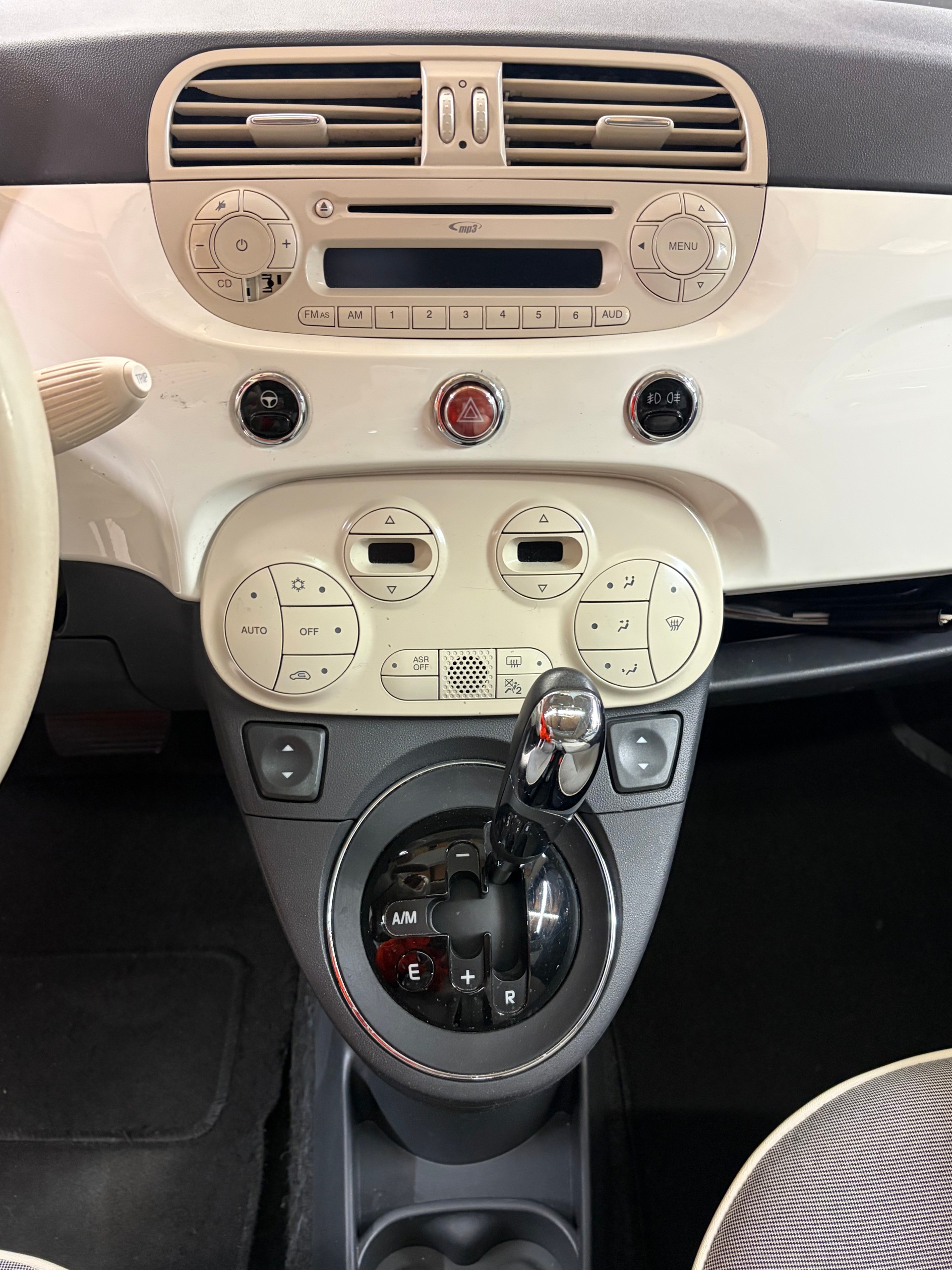 FIAT 500 1.2 Lounge Dualogic-image-8
