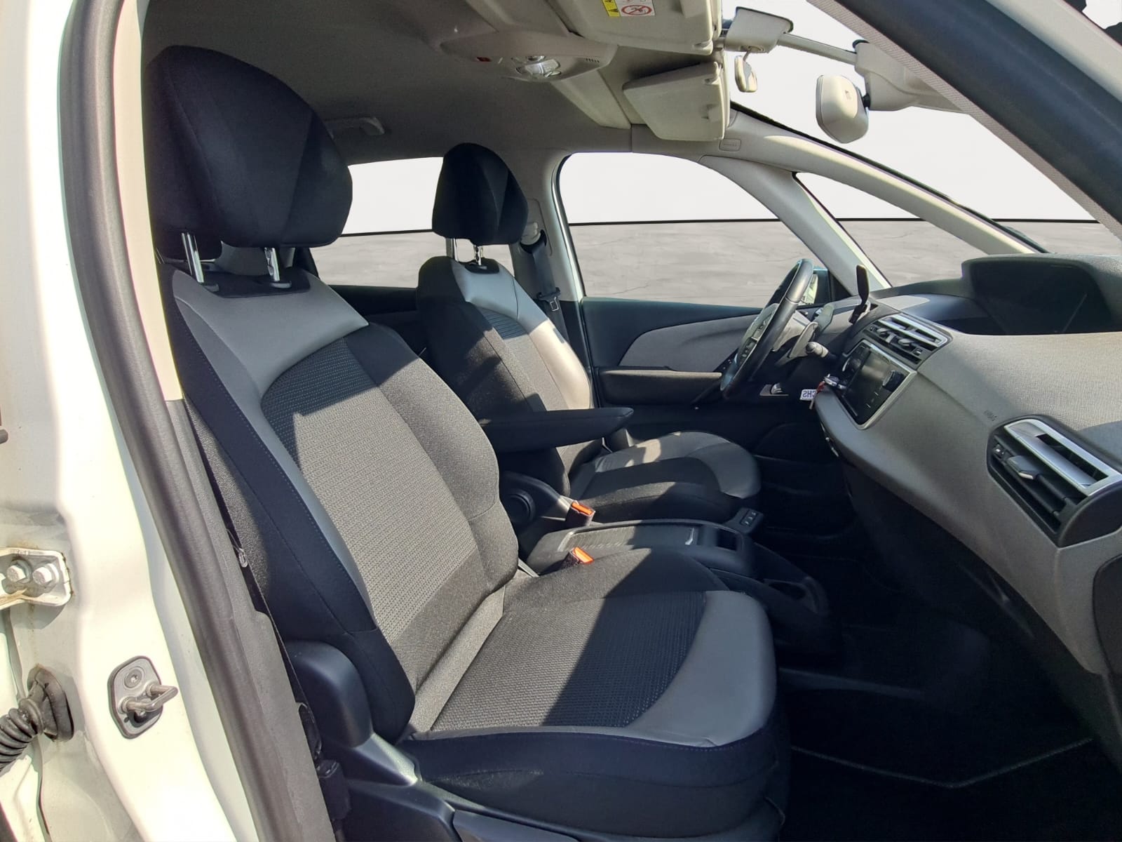 CITROEN C4 Spacetourer 1.5 BlueHDi Feel Edition EAT8-image-13