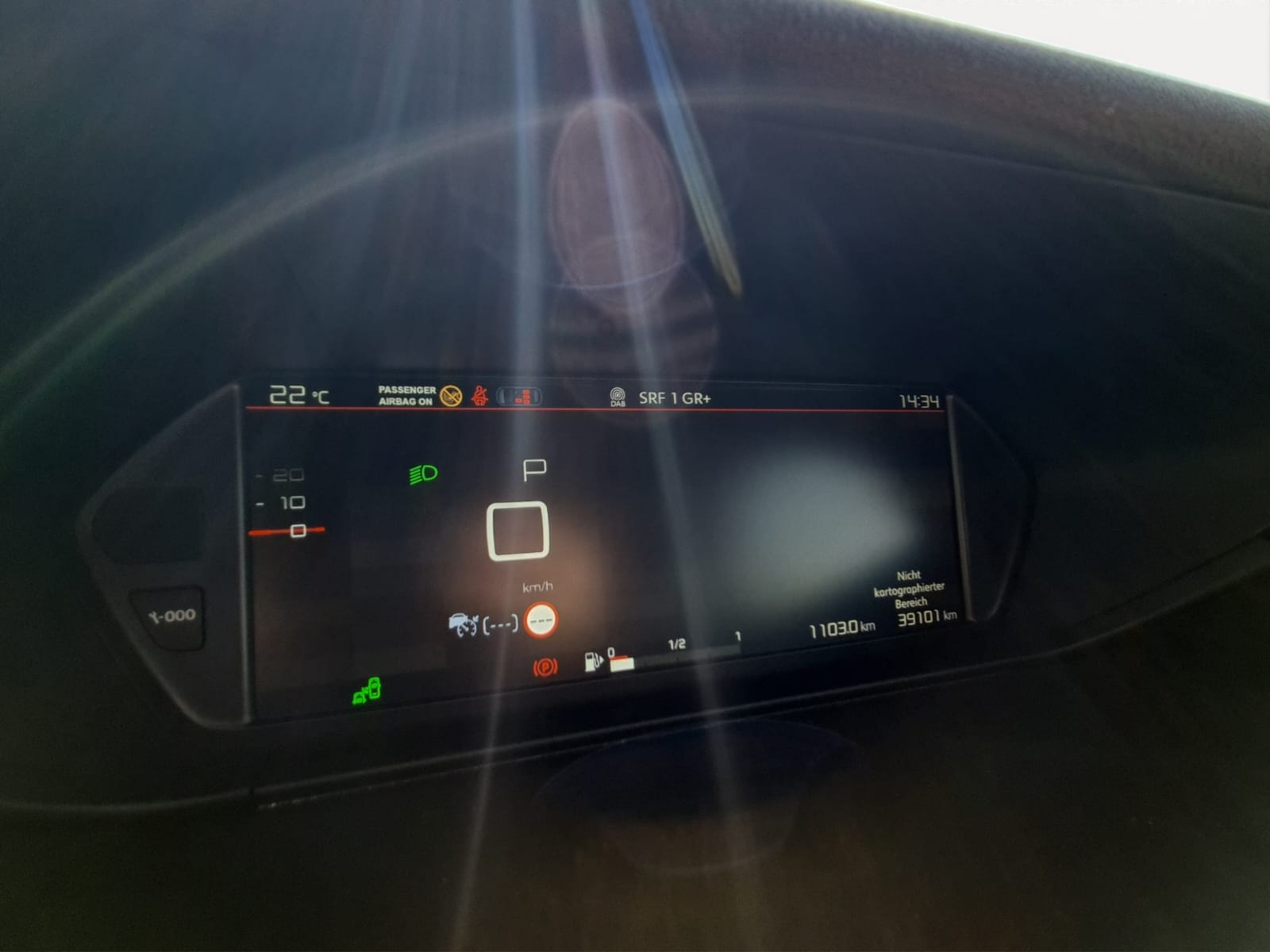 CITROEN C4 Spacetourer 1.5 BlueHDi Feel Edition EAT8-image-10