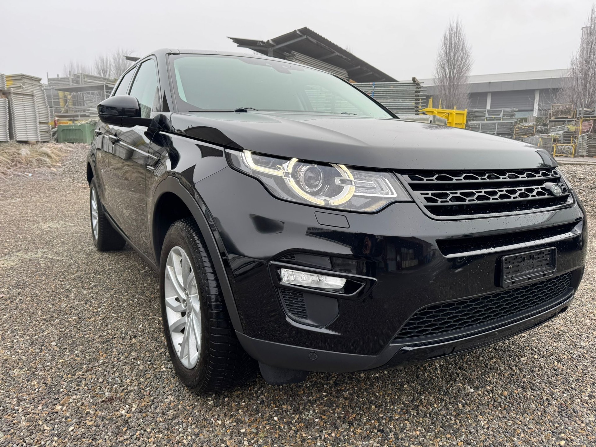 LAND ROVER Discovery 2.0 TD Sport Automatic-image-2