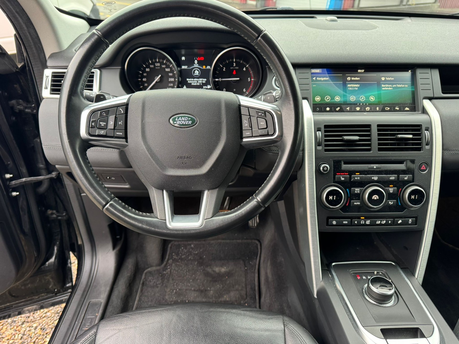 LAND ROVER Discovery 2.0 TD Sport Automatic-image-11