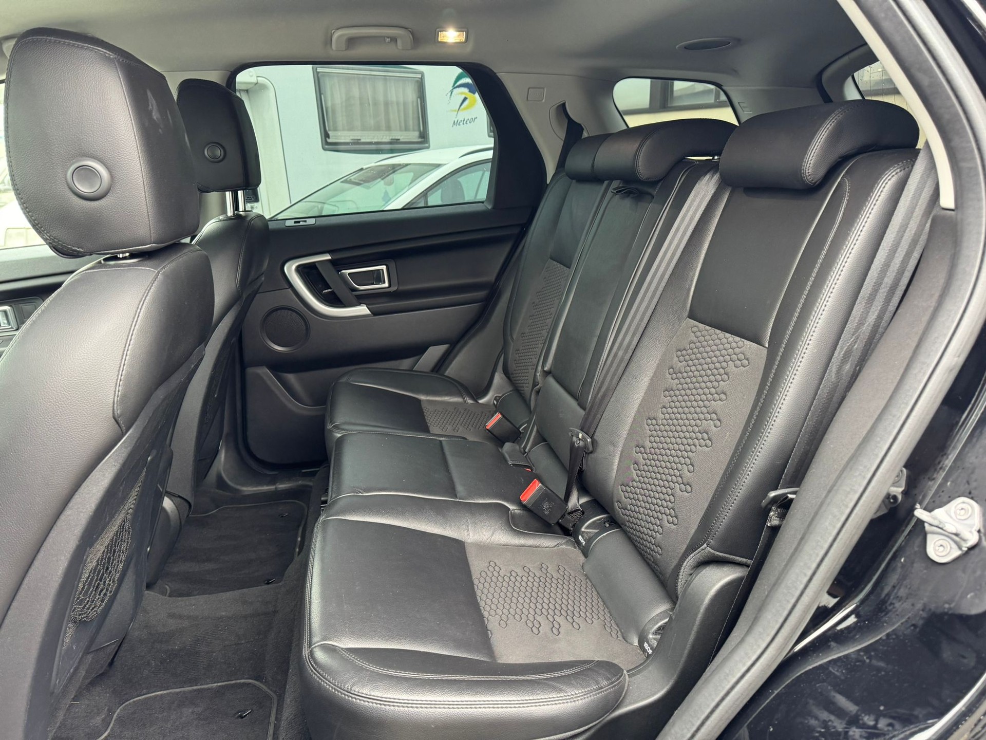 LAND ROVER Discovery 2.0 TD Sport Automatic-image-15