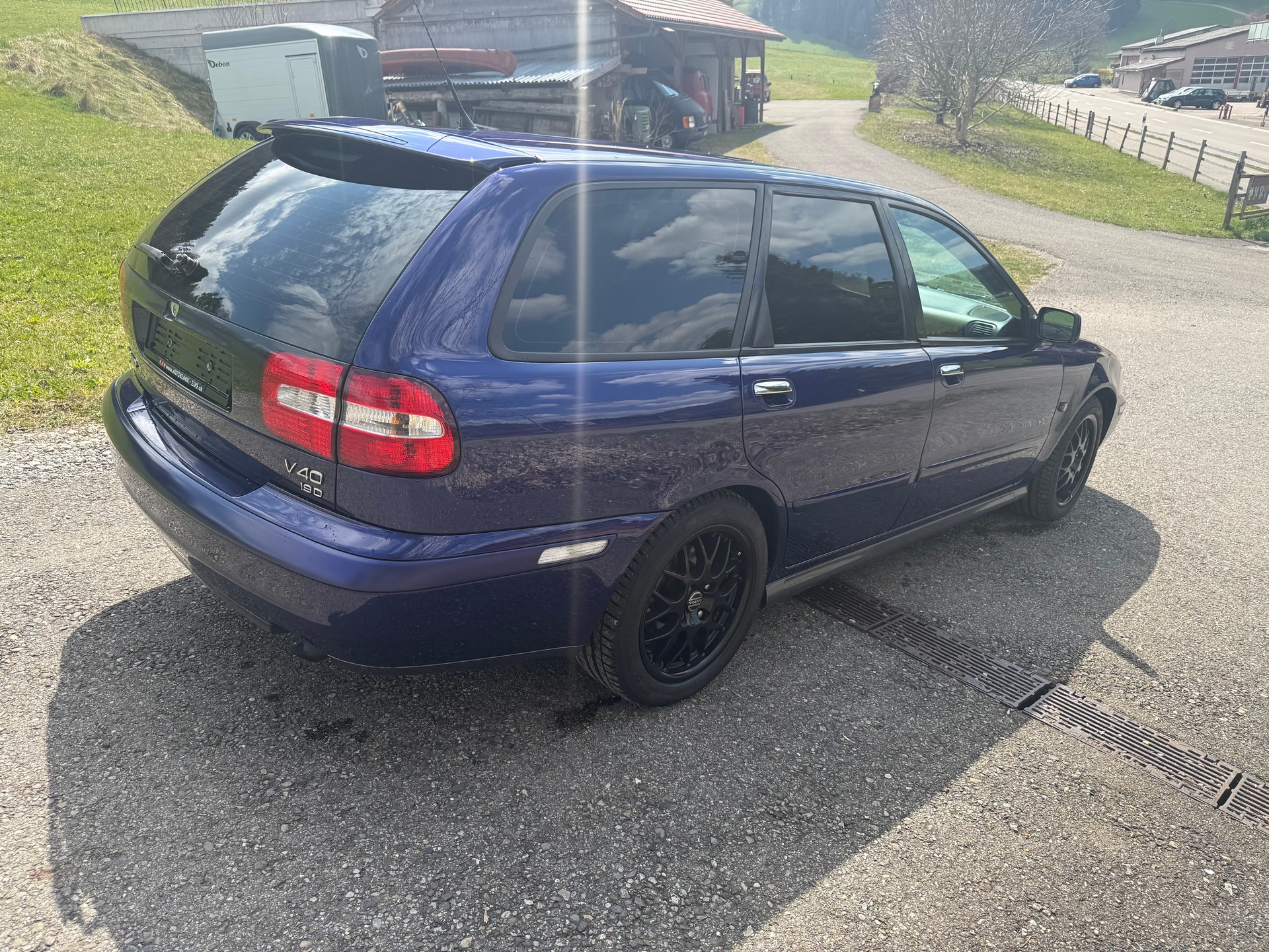 VOLVO V40 1.9D Special/Dynamic Edition-image-4