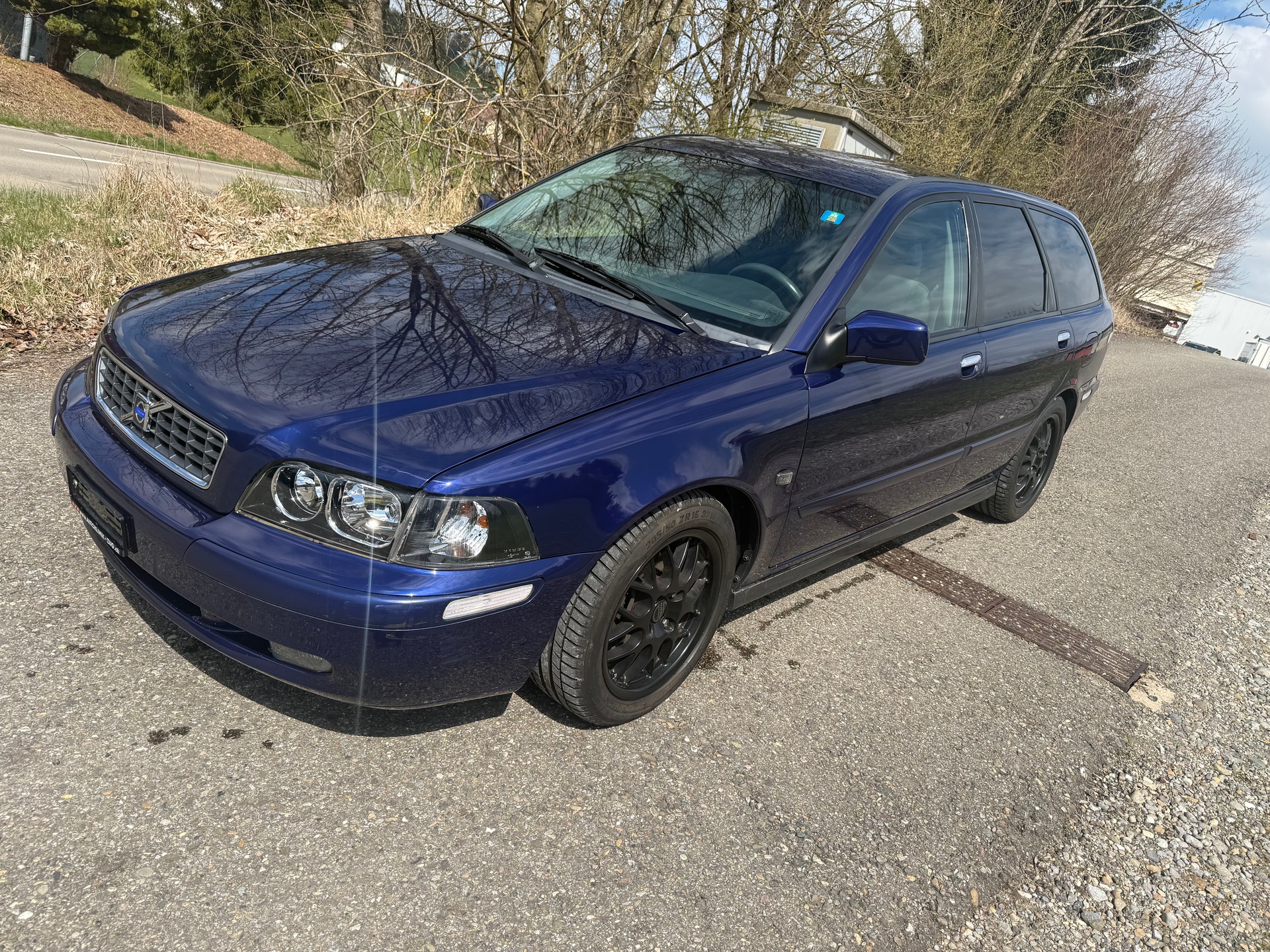 VOLVO V40 1.9D Special/Dynamic Edition-image-2