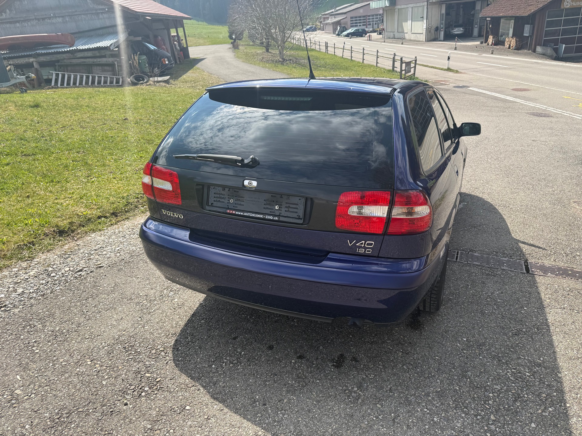 VOLVO V40 1.9D Special/Dynamic Edition-image-5
