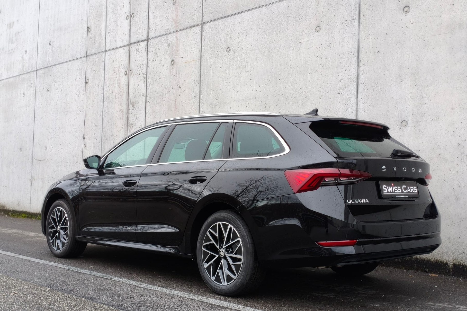SKODA Octavia Combi 1.5 TSI mHEV DSG Style-image-4