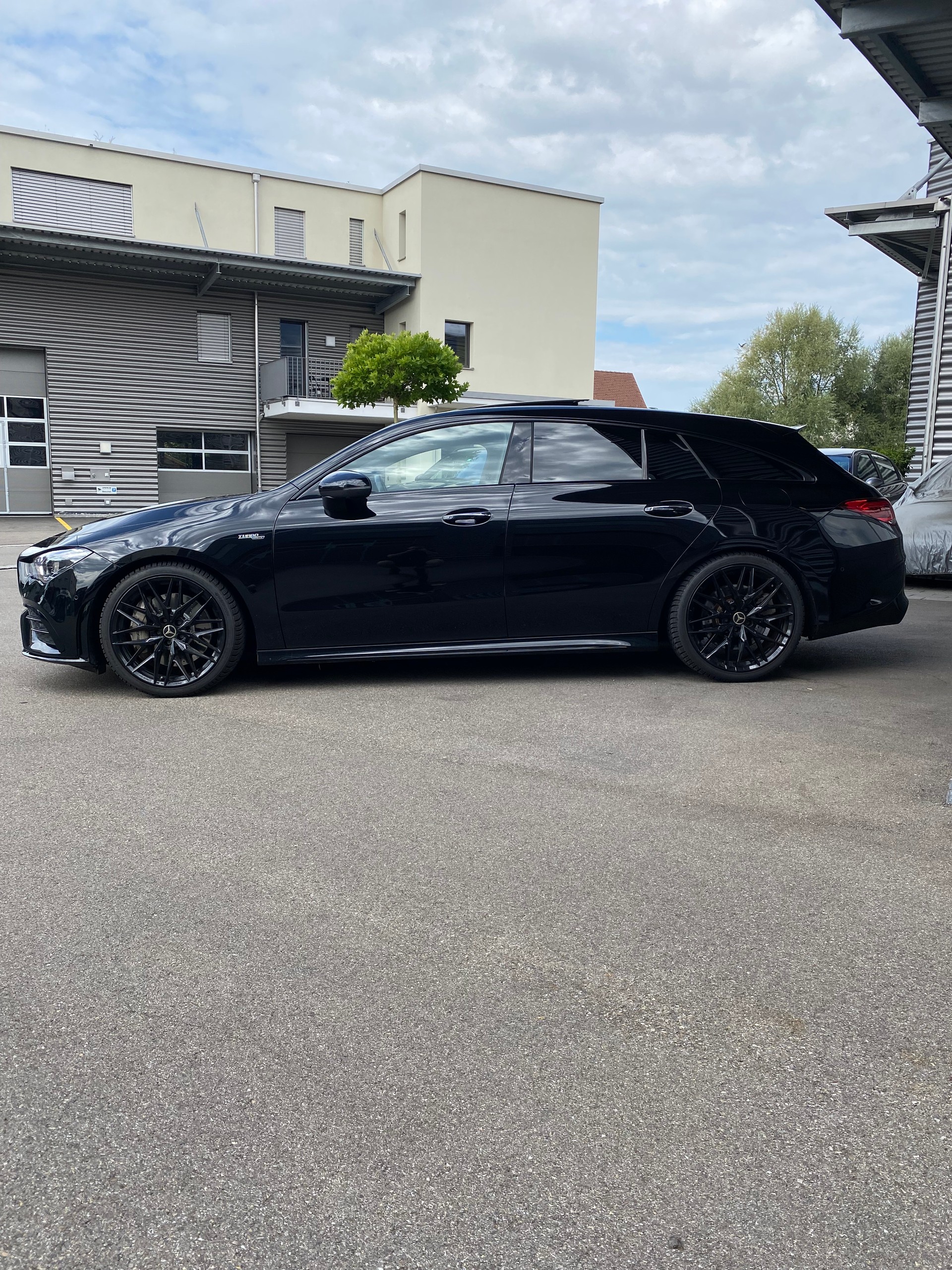 MERCEDES-BENZ CLA Shooting Brake 35 AMG 4Matic 7G-DCT VOLLAUSSTATTUNG-image-3