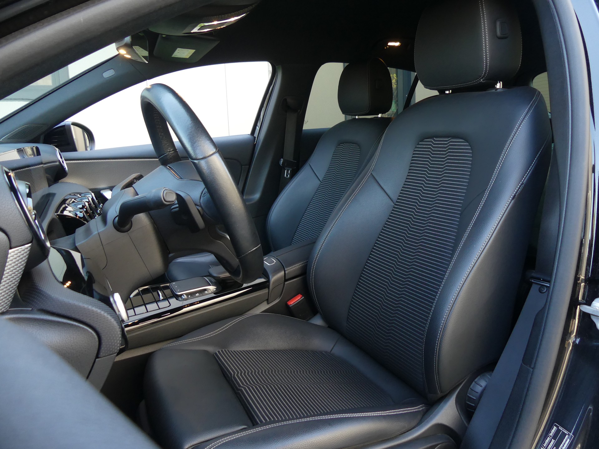 MERCEDES-BENZ A 180 Night Star-image-4