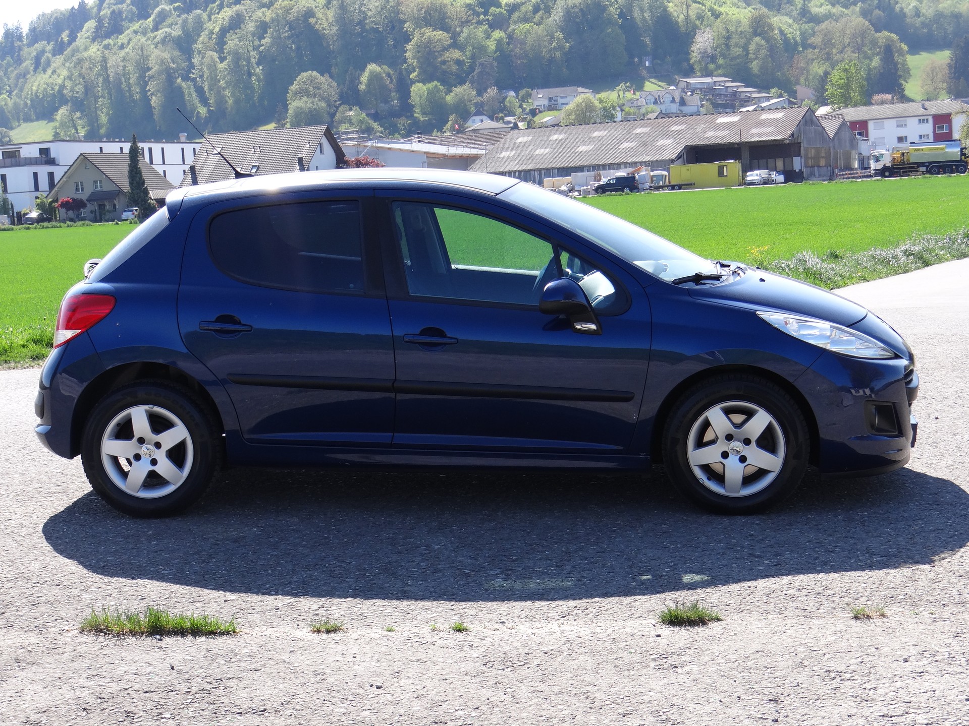 PEUGEOT 207 1.4 16V Trendy Clim-image-4