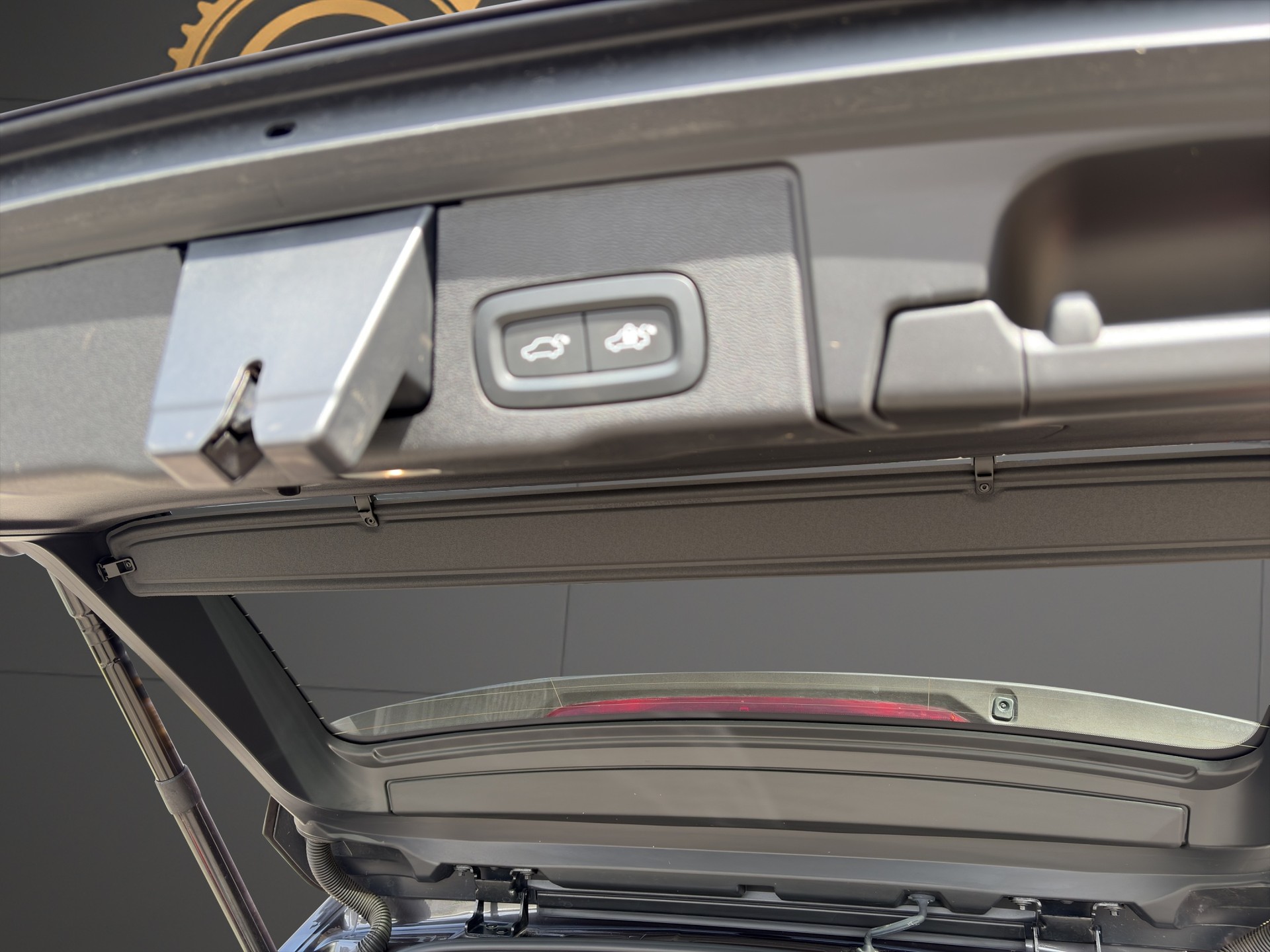 VOLVO XC60 B5 Diesel Mild Hybrid AWD Ultimate Bright Geartronic-image-14