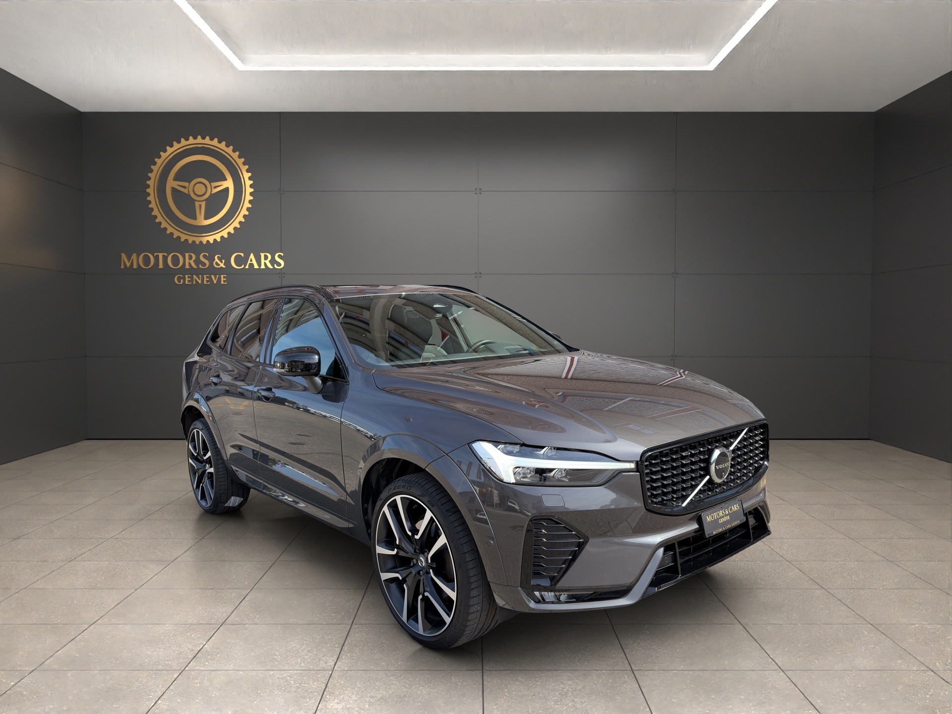 VOLVO XC60 B5 Diesel Mild Hybrid AWD Ultimate Bright Geartronic-showroom-element-1