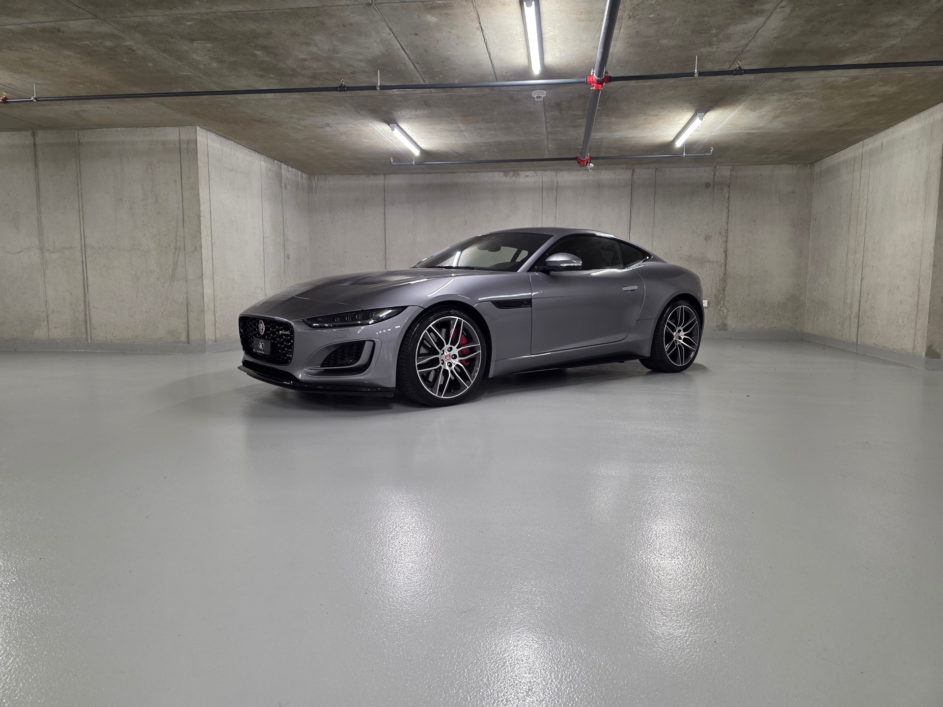 JAGUAR F-Type Coupé 5.0 V8 R-Dynamic Automatik AWD-showroom-element-1