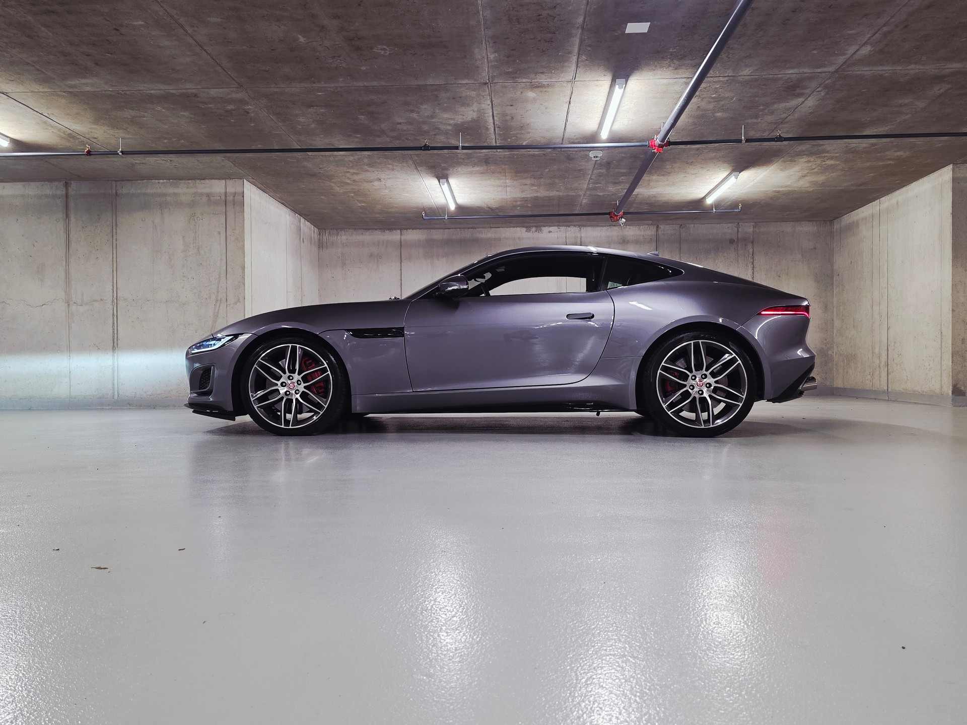 JAGUAR F-Type Coupé 5.0 V8 R-Dynamic Automatik AWD-image-17