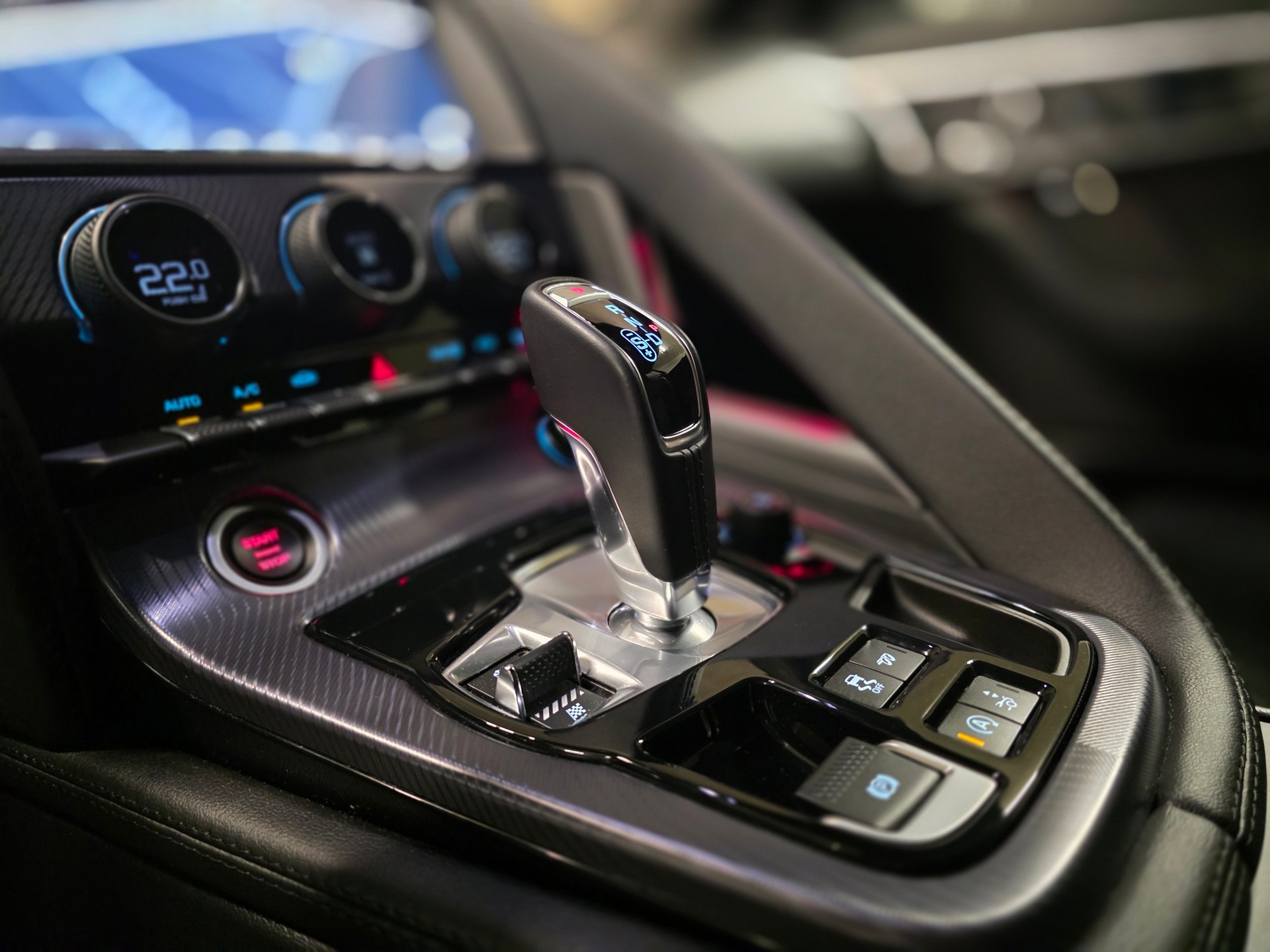 JAGUAR F-Type Coupé 5.0 V8 R-Dynamic Automatik AWD-image-6