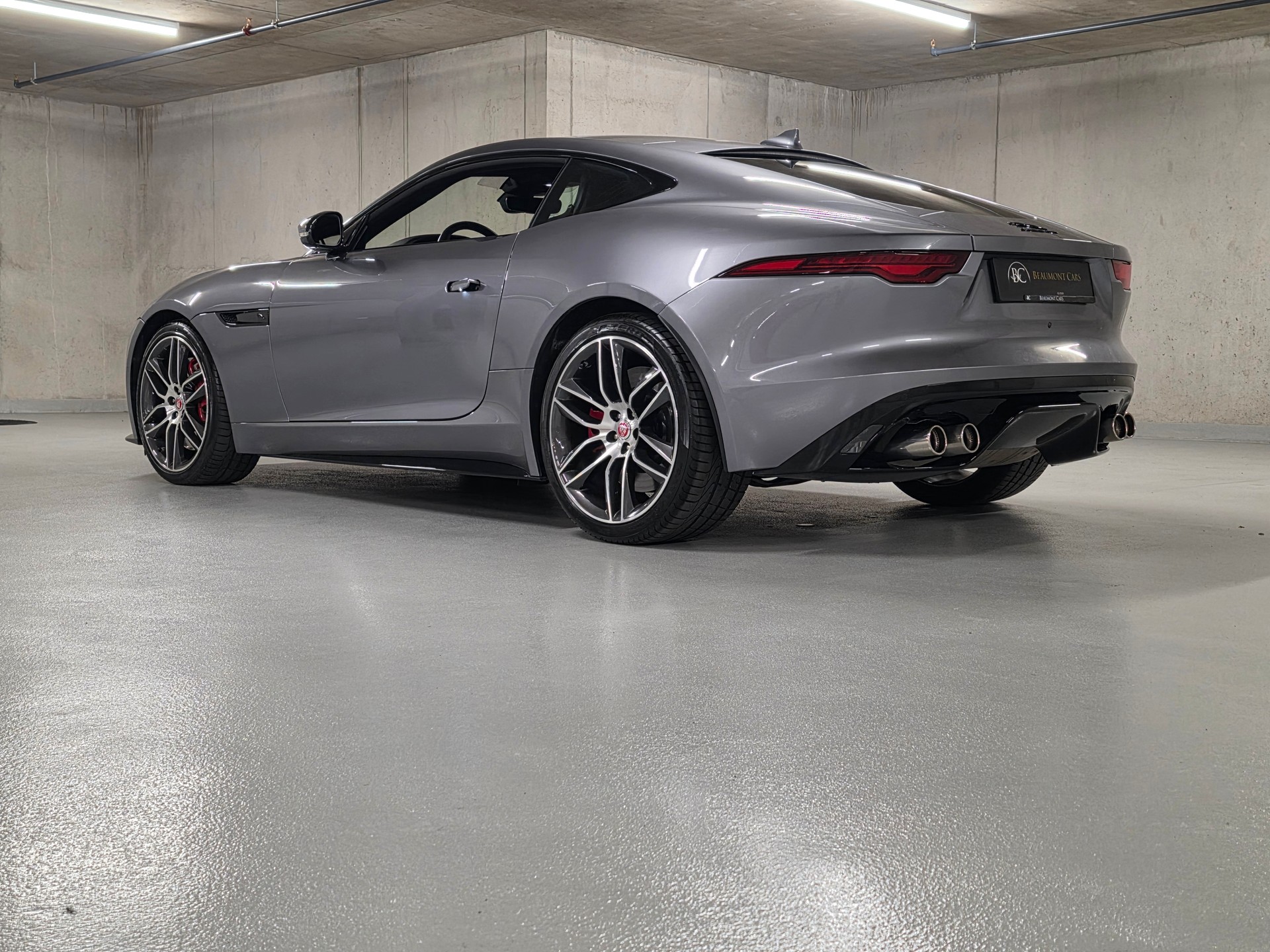 JAGUAR F-Type Coupé 5.0 V8 R-Dynamic Automatik AWD-image-15