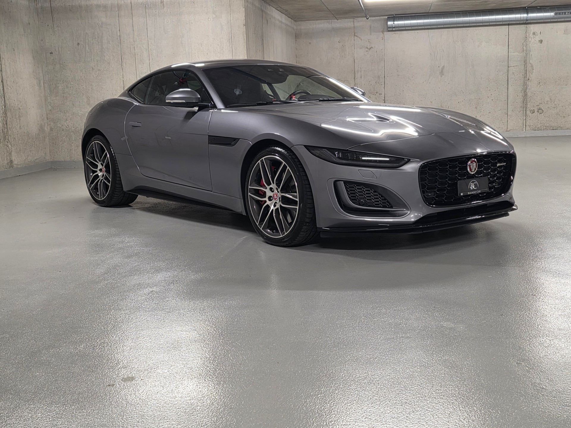 JAGUAR F-Type Coupé 5.0 V8 R-Dynamic Automatik AWD-image-12
