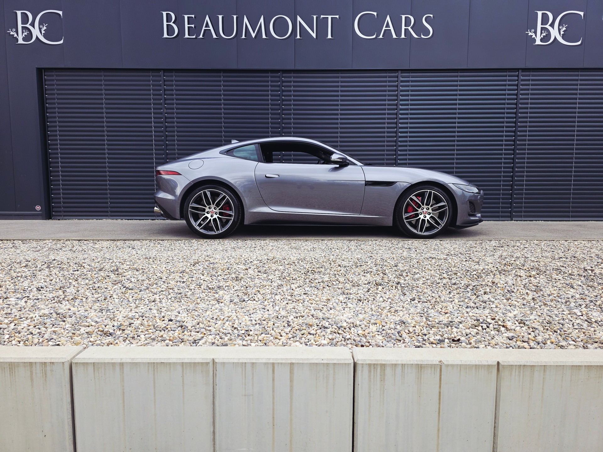 JAGUAR F-Type Coupé 5.0 V8 R-Dynamic Automatik AWD