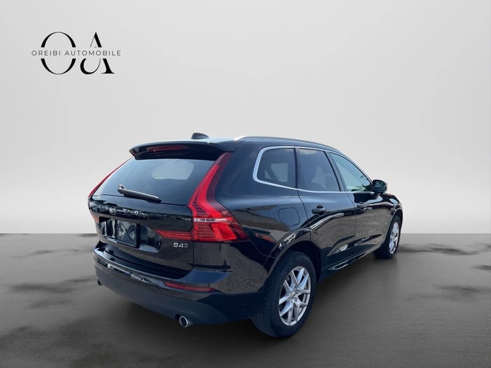 VOLVO XC60 B4 Diesel Mild Hybrid AWD Momentum Geartronic-image-5