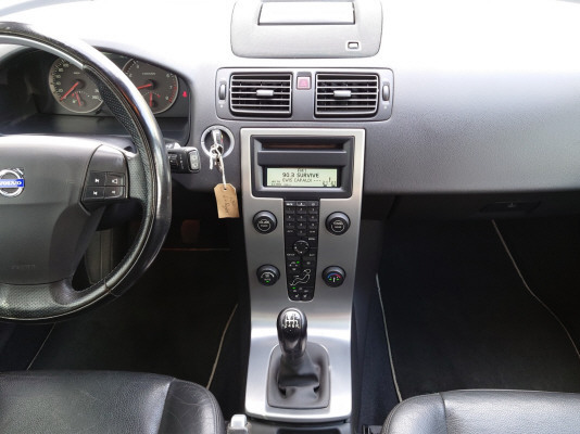 VOLVO V50 T5 AWD Summum-image-5