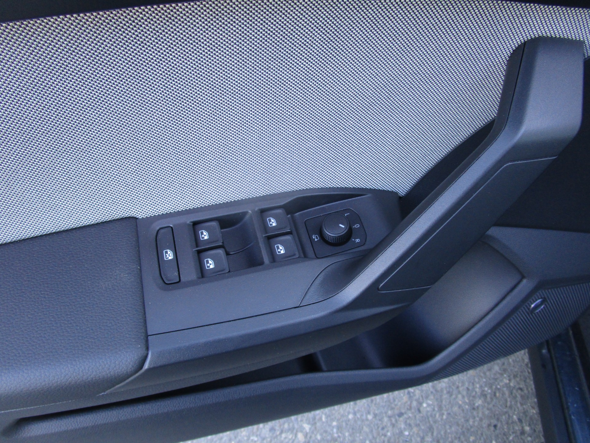 SEAT Arona 1.5 Eco TSI FR DSG-image-11