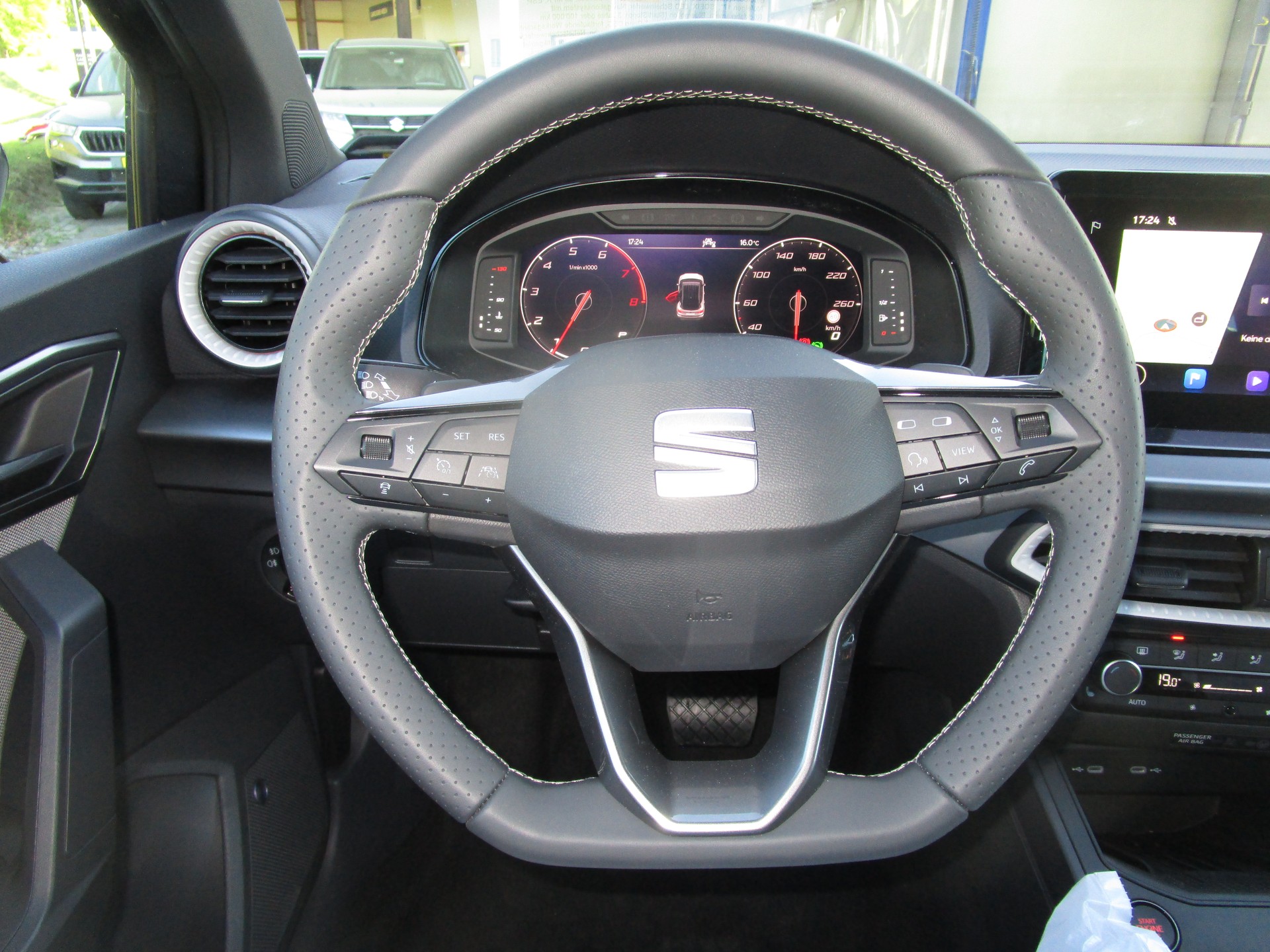 SEAT Arona 1.5 Eco TSI FR DSG-image-12