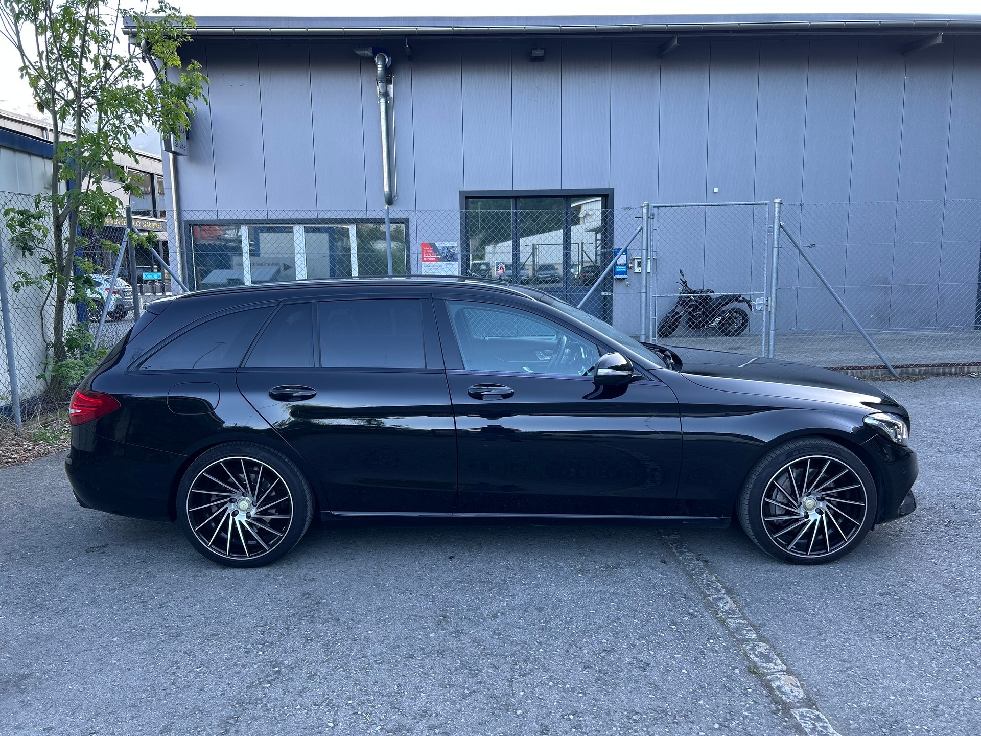 MERCEDES-BENZ C 400 Avantgarde 4Matic 7G-Tronic-image-6