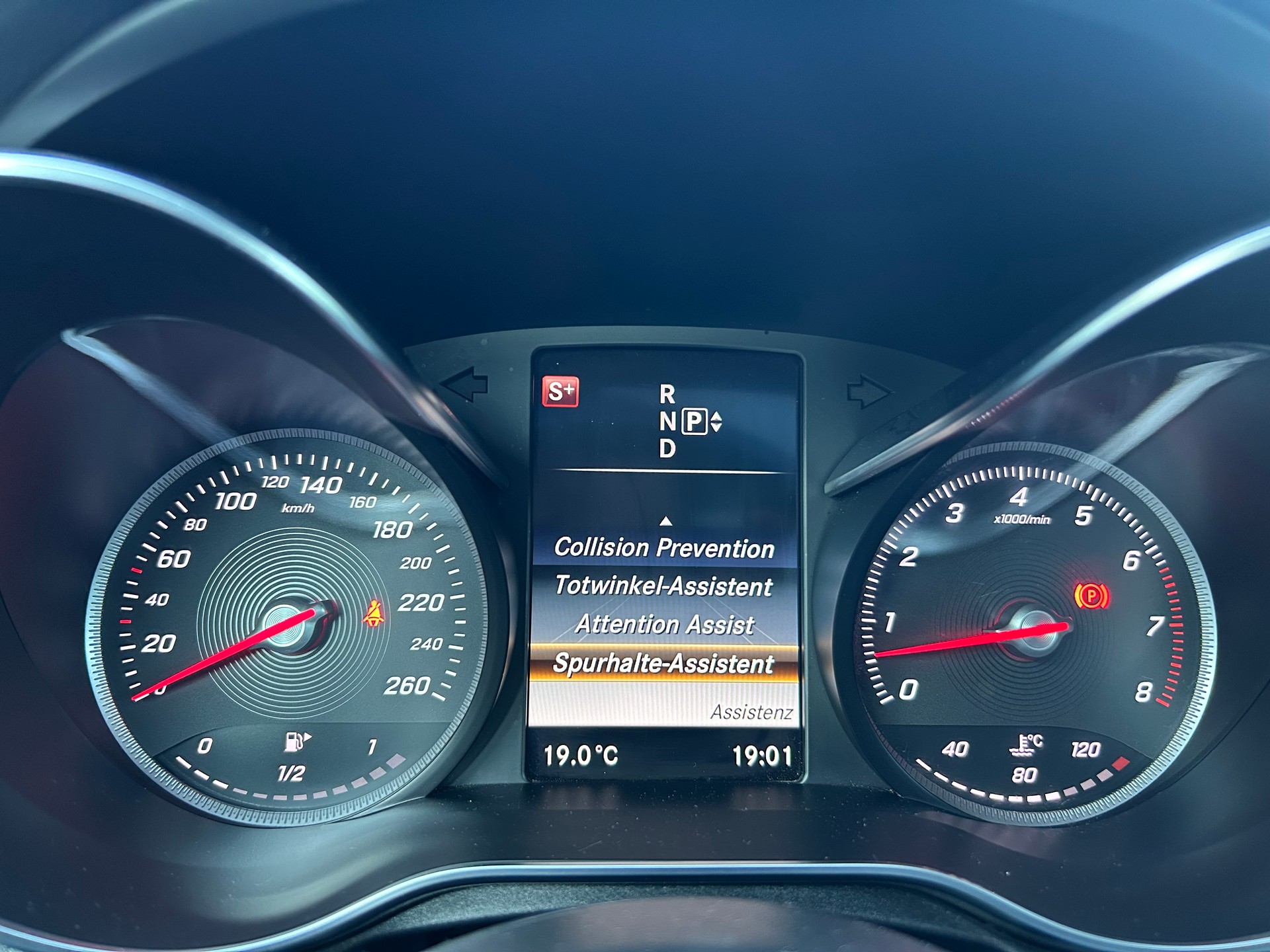 MERCEDES-BENZ C 400 Avantgarde 4Matic 7G-Tronic-image-13