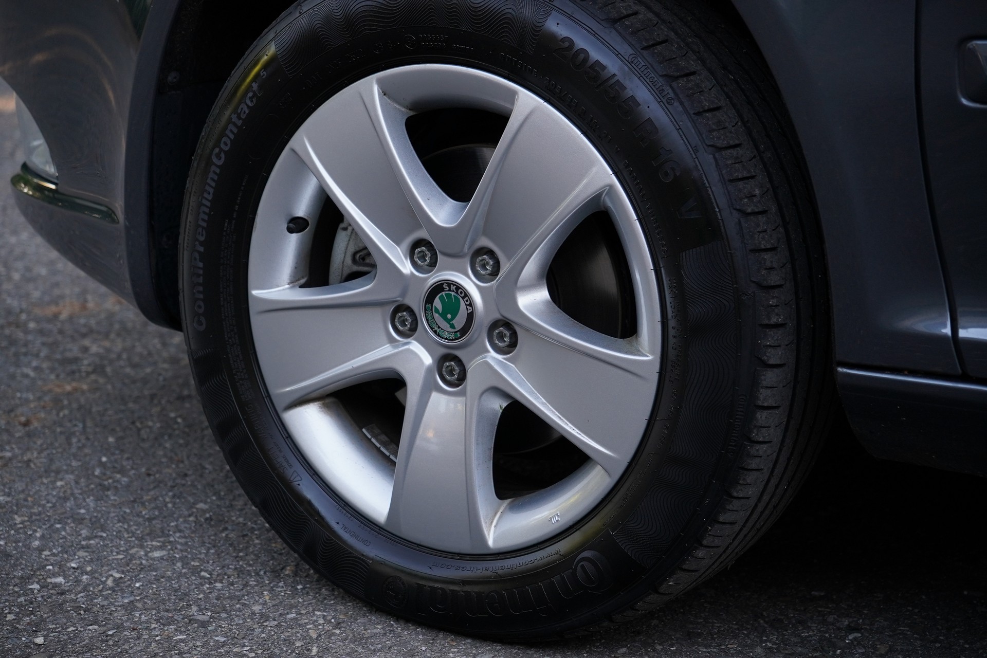 SKODA Octavia Combi 1.8 TSI Laurin & Klement DSG-image-13