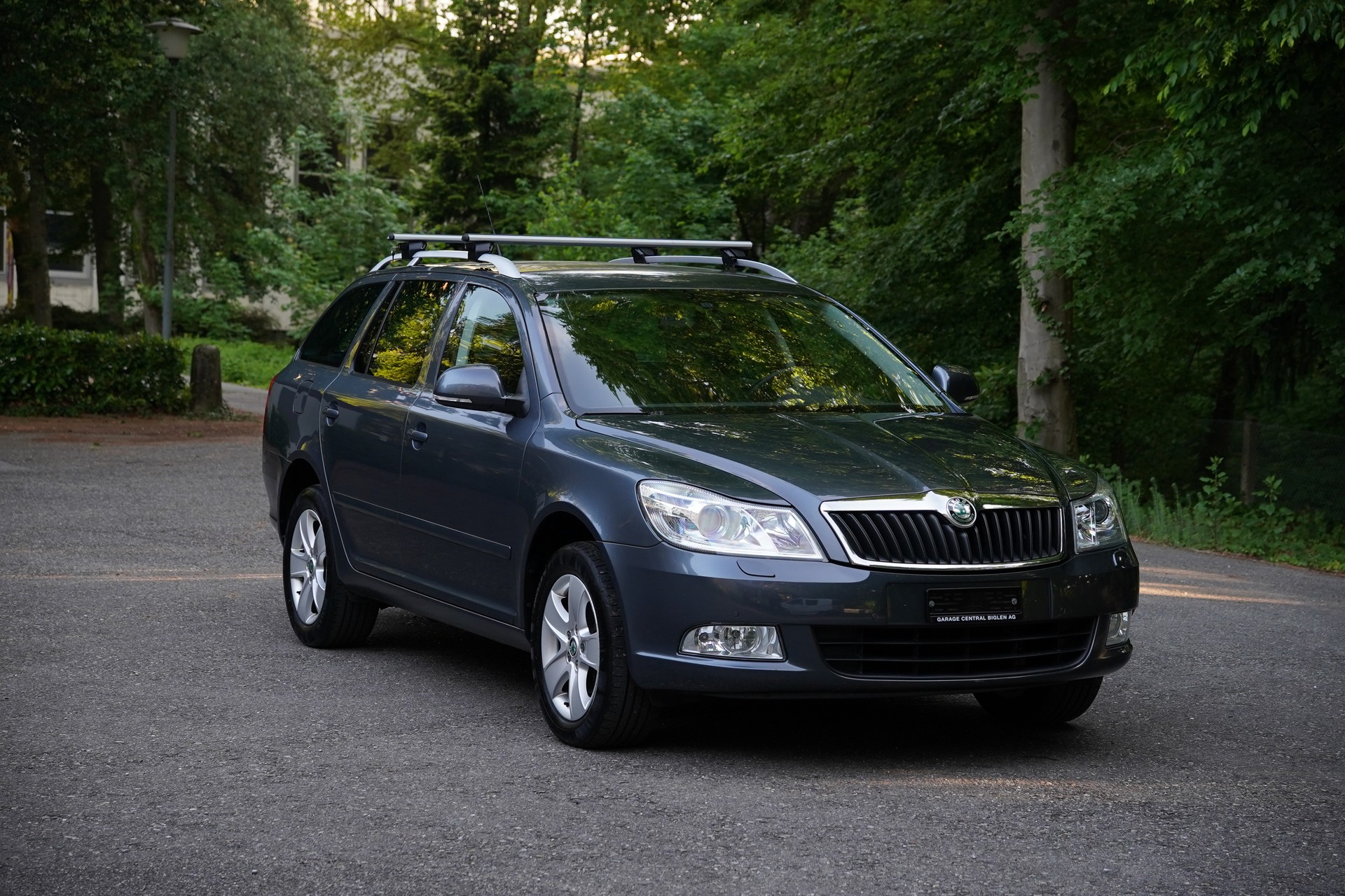 SKODA Octavia Combi 1.8 TSI Laurin & Klement DSG-image-10