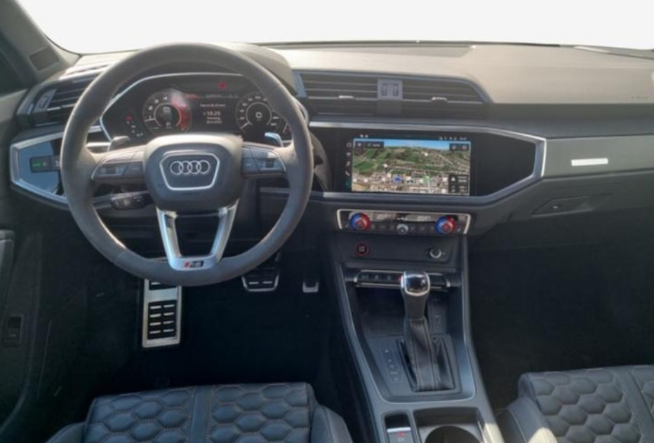AUDI RS Q3 Sportback edition 10 years quattro S tronic-image-6
