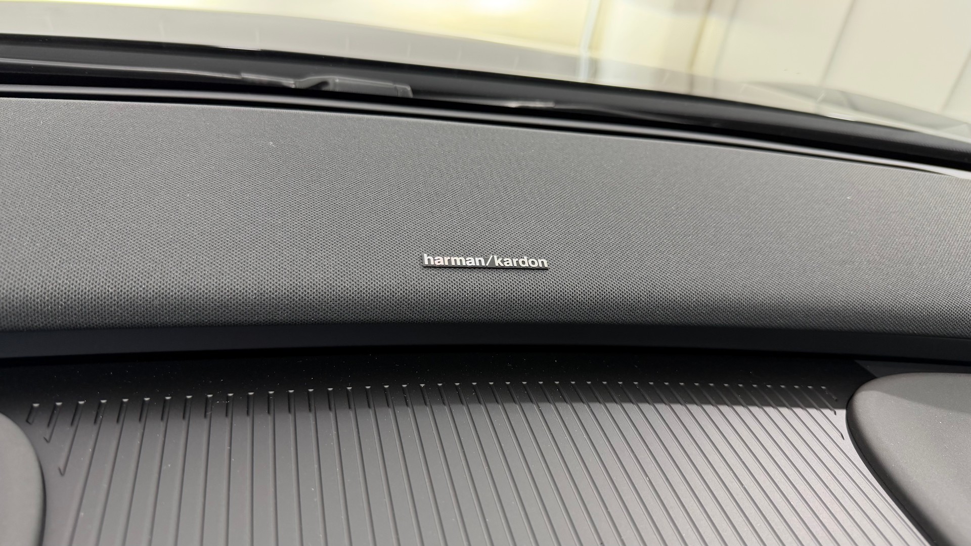 VOLVO EX 30 E60 Twin Ultra Performanc-image-13