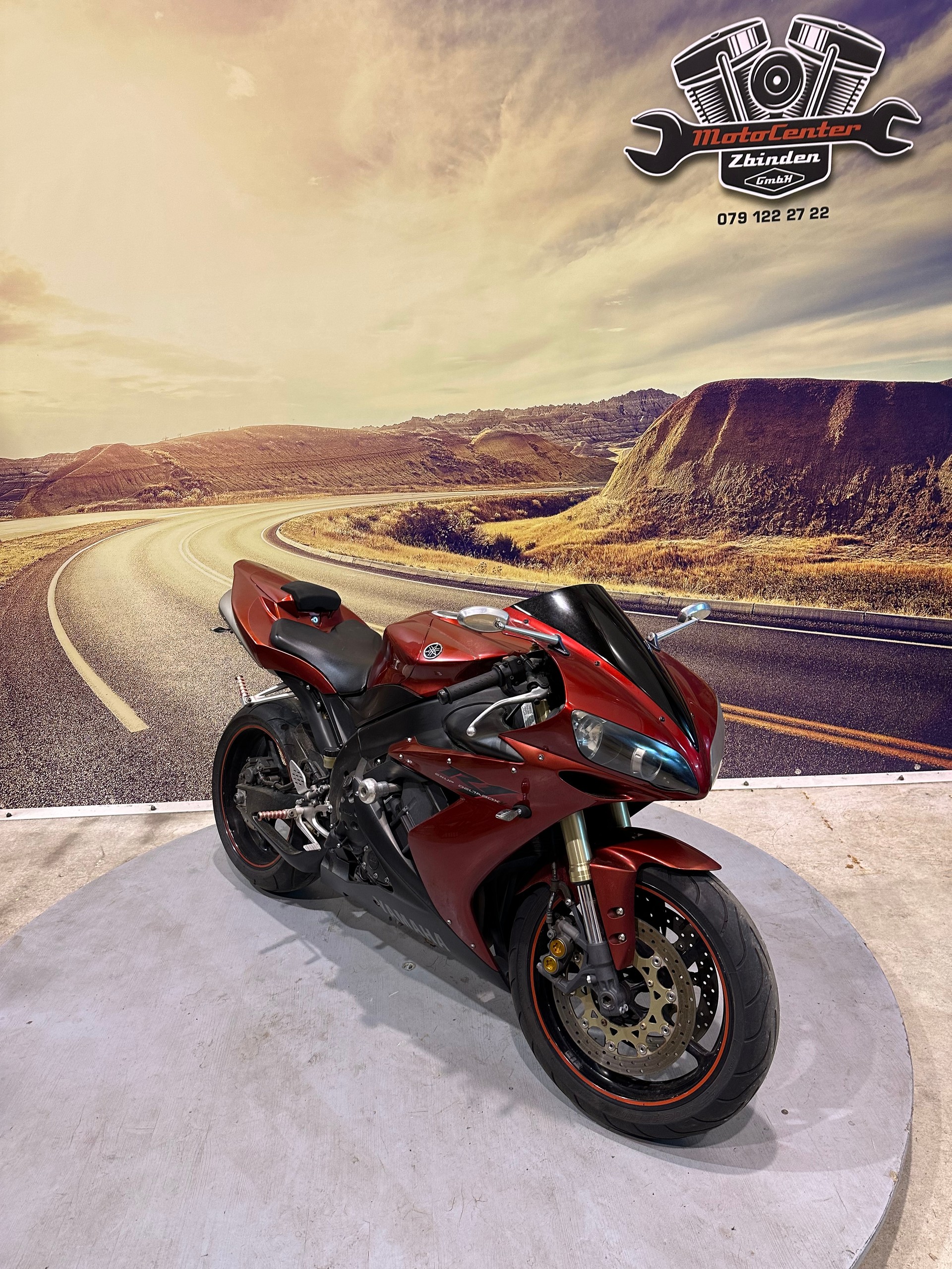 YAMAHA YZF-R1-image-1