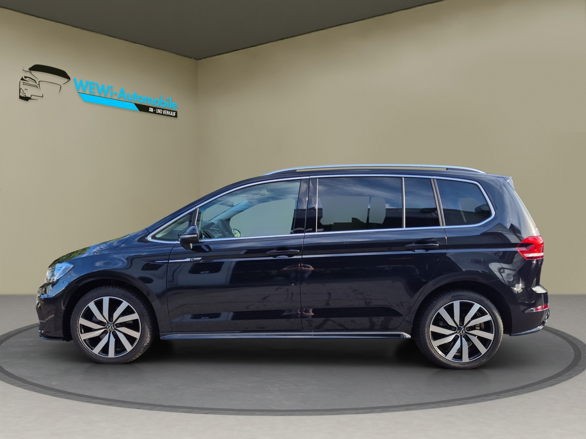 VW Touran 2.0 TDI BlueMotion Technology Highline DSG-showroom-element-1
