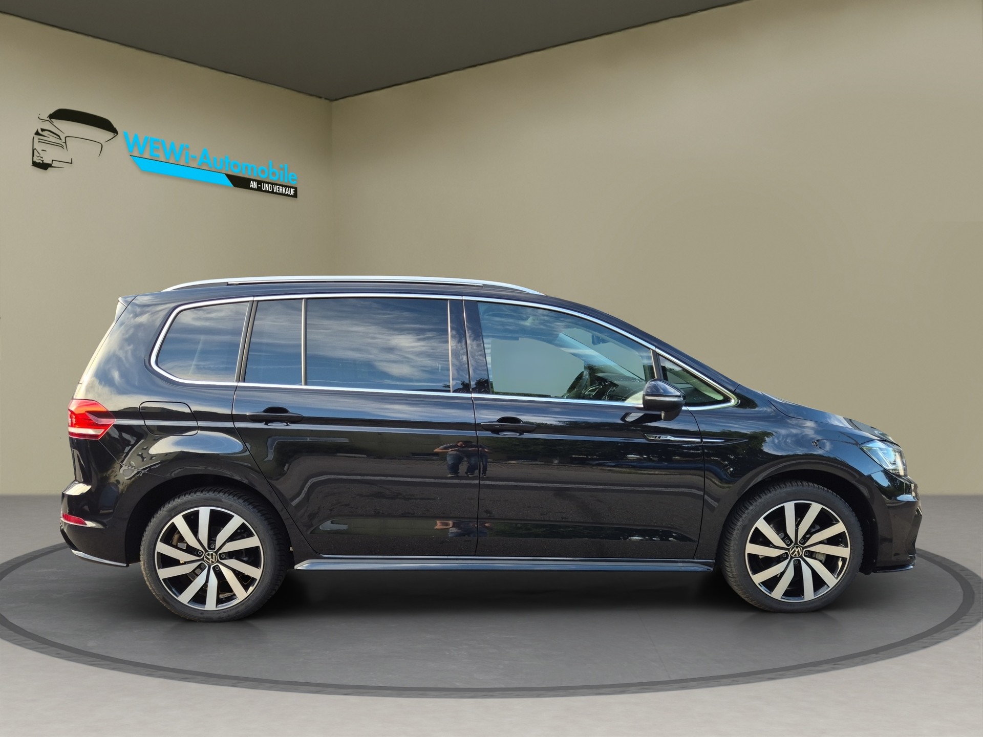 VW Touran 2.0 TDI BlueMotion Technology Highline DSG-image-5