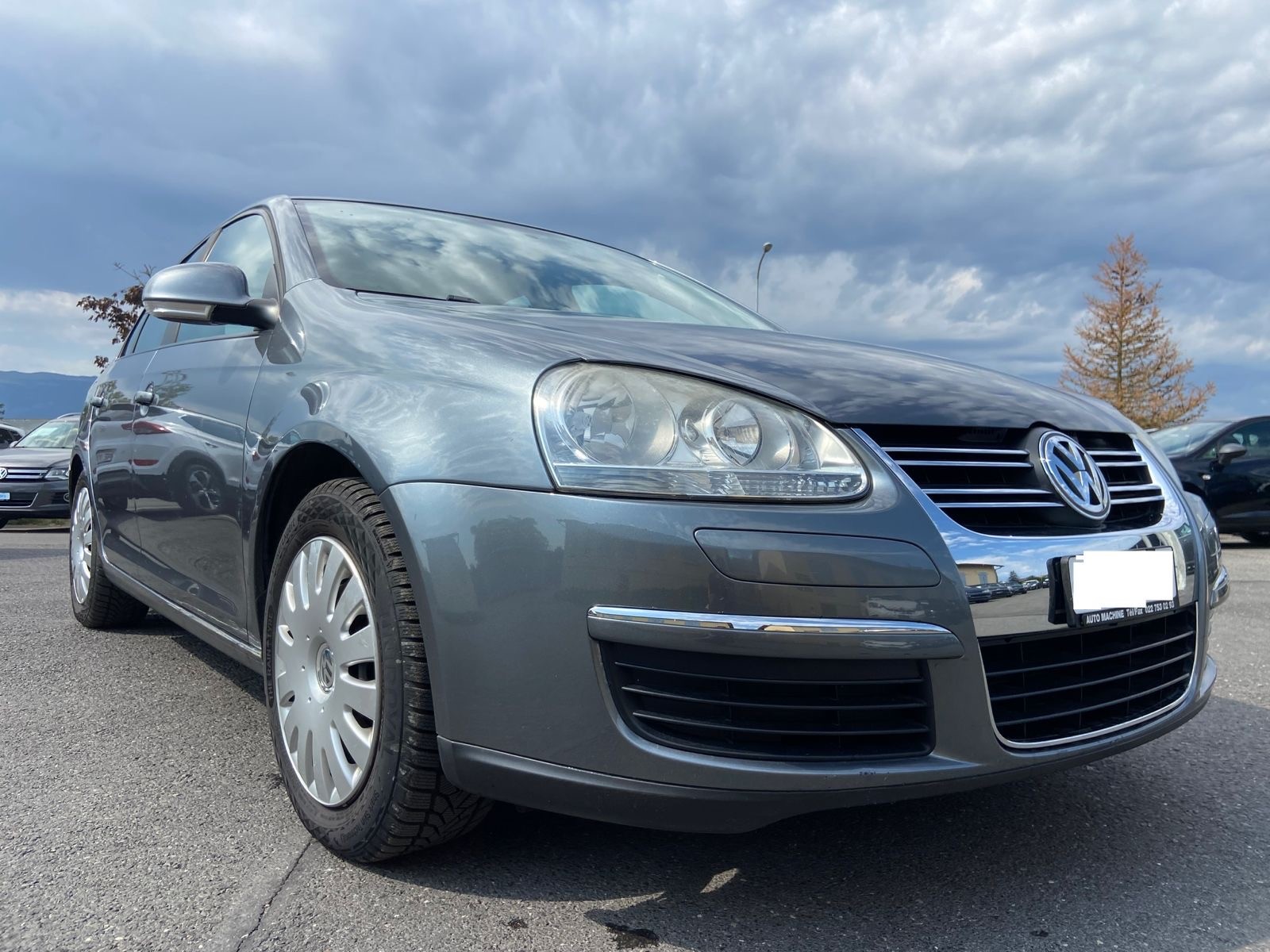 VW Jetta 1.9 TDI Trendline DSG ***Prix Fixe***-image-1
